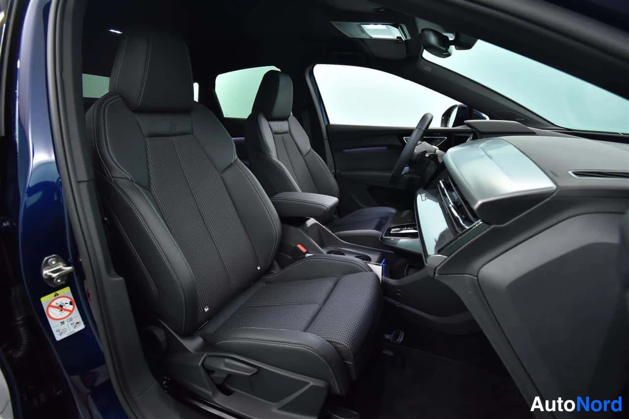 Sininen Audi Q4 e-tron 2024, etuistuimet, kuva 20