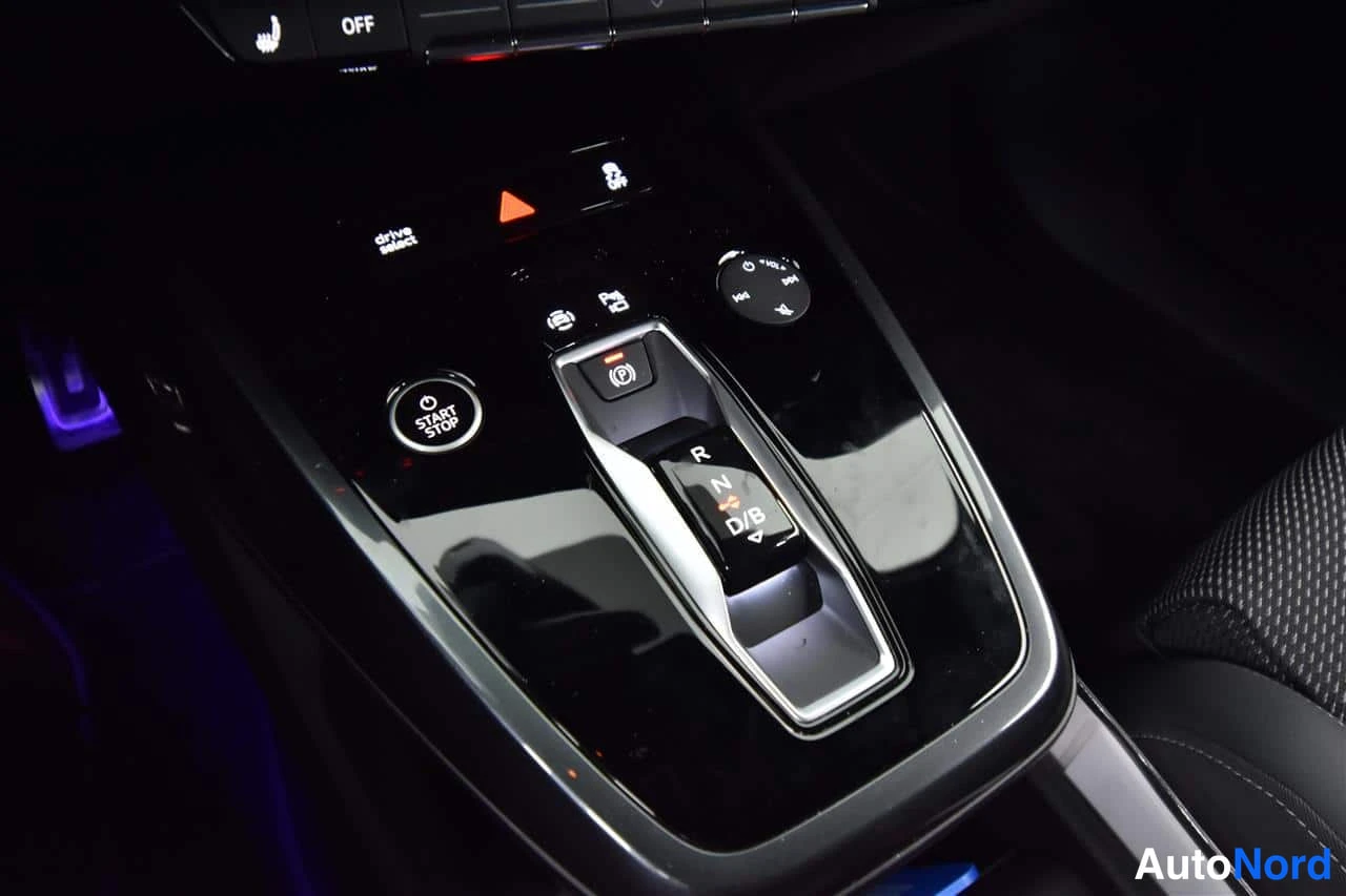 Sininen Audi Q4 e-tron 2024, yksityiskohta, kuva 30