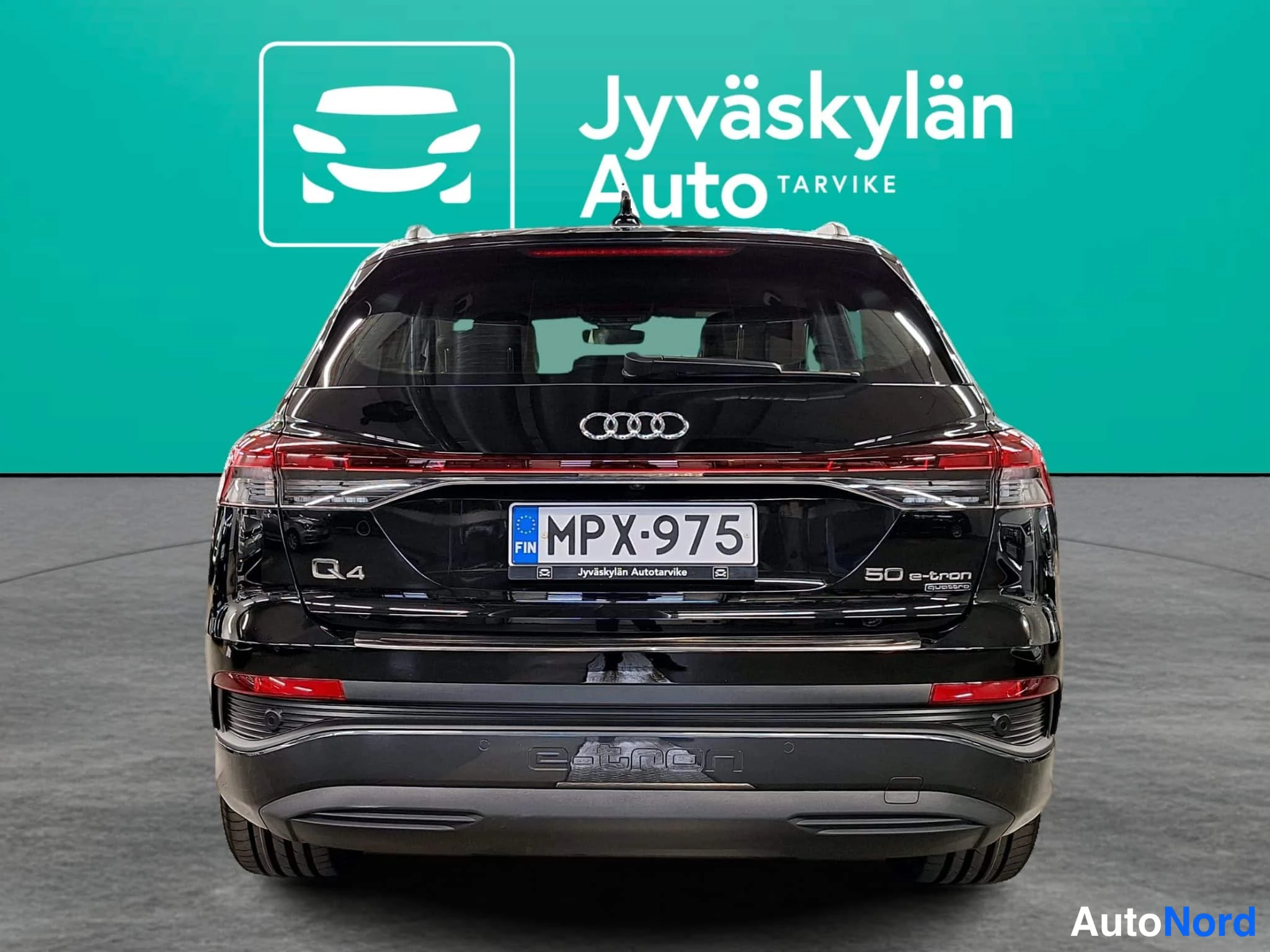 Musta Audi Q4 e-tron 2022, takaa, kuva 17