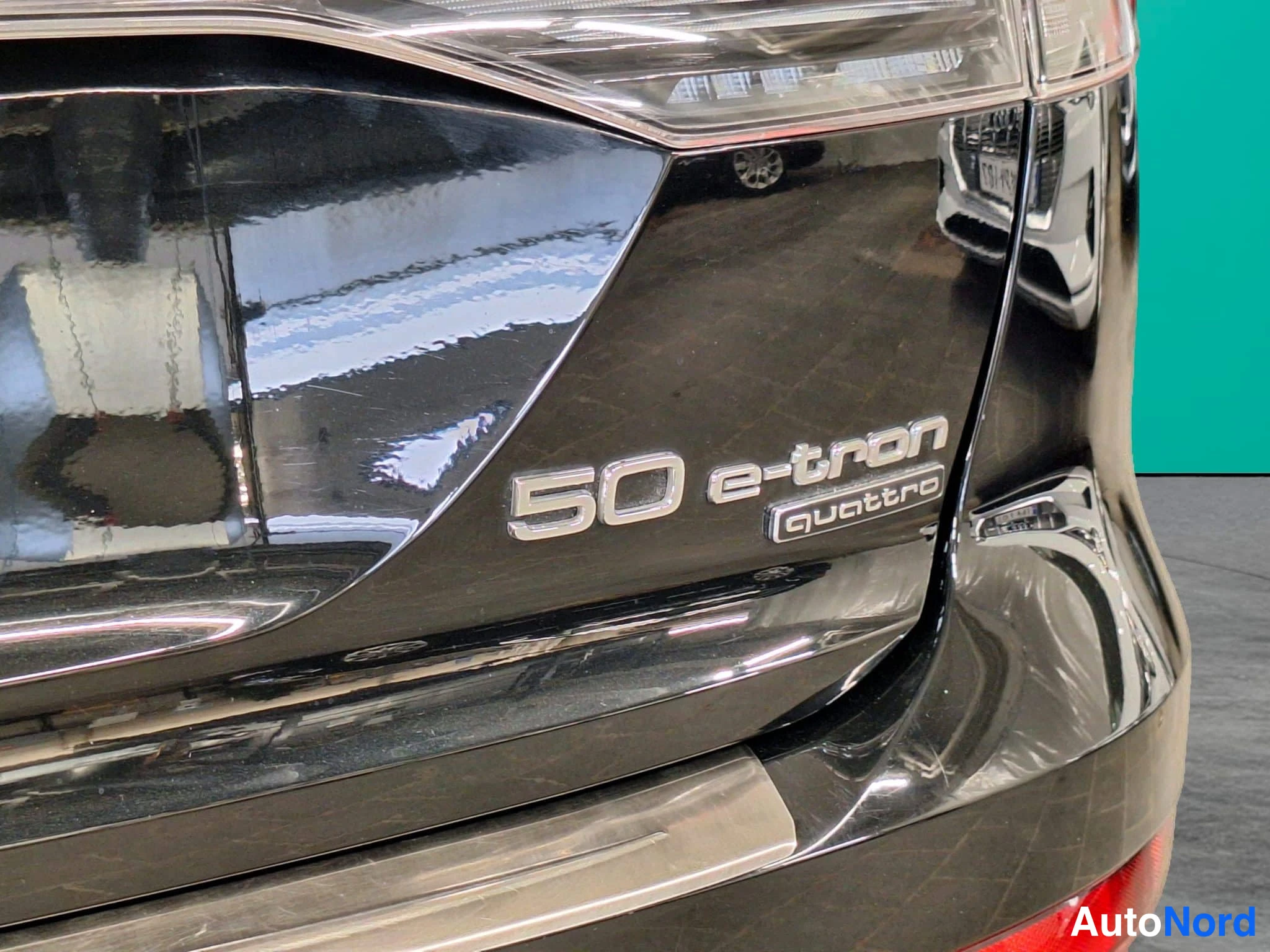 Musta Audi Q4 e-tron 2022, yksityiskohta, kuva 36