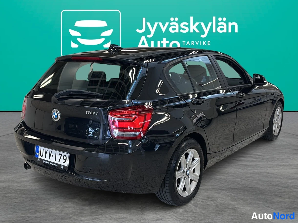 Musta BMW 116i 2014, takaviisto, kuva 3