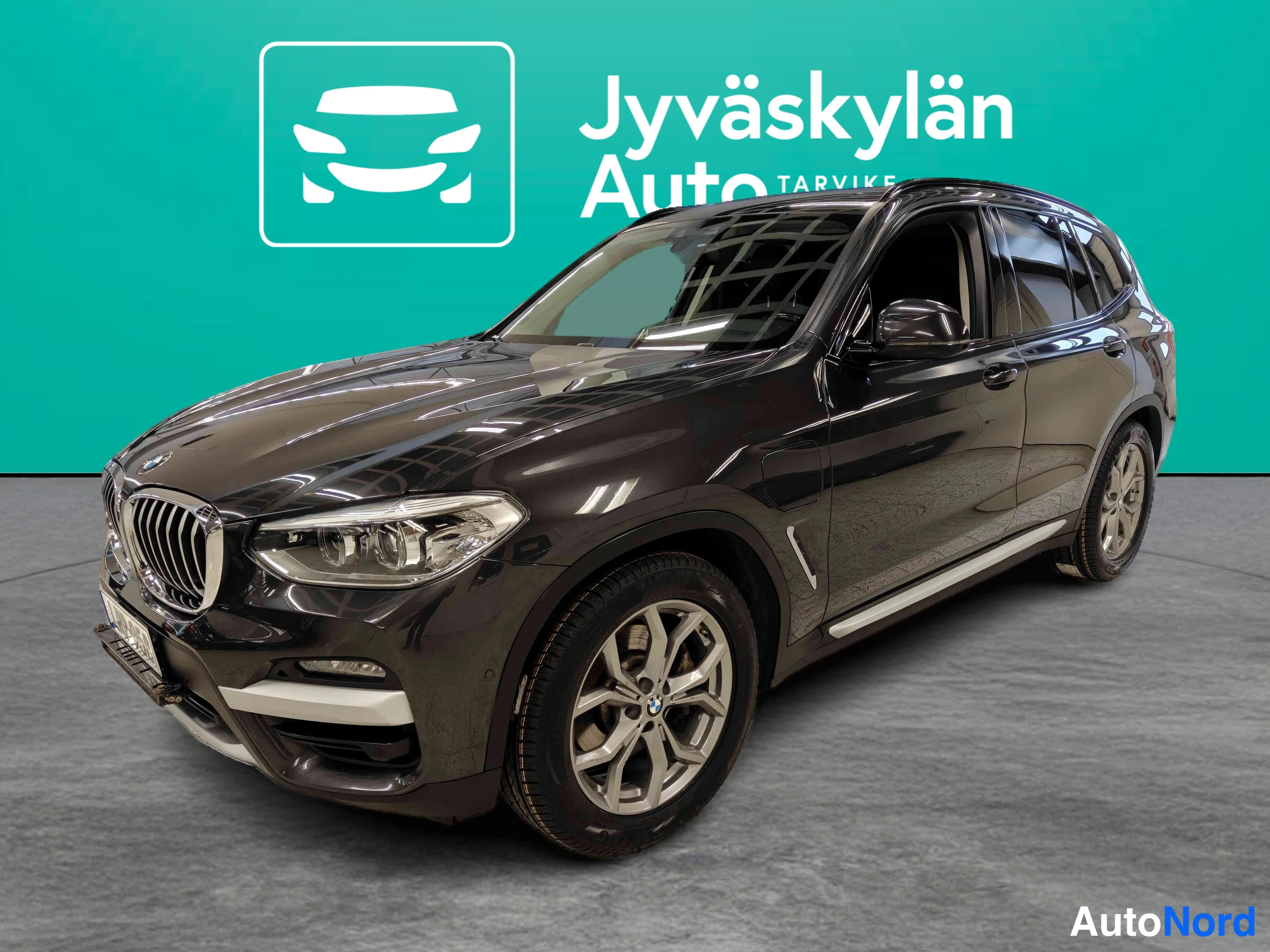 Harmaa BMW X3 2020, etuviisto, keula vasemmalle, kuva 2
