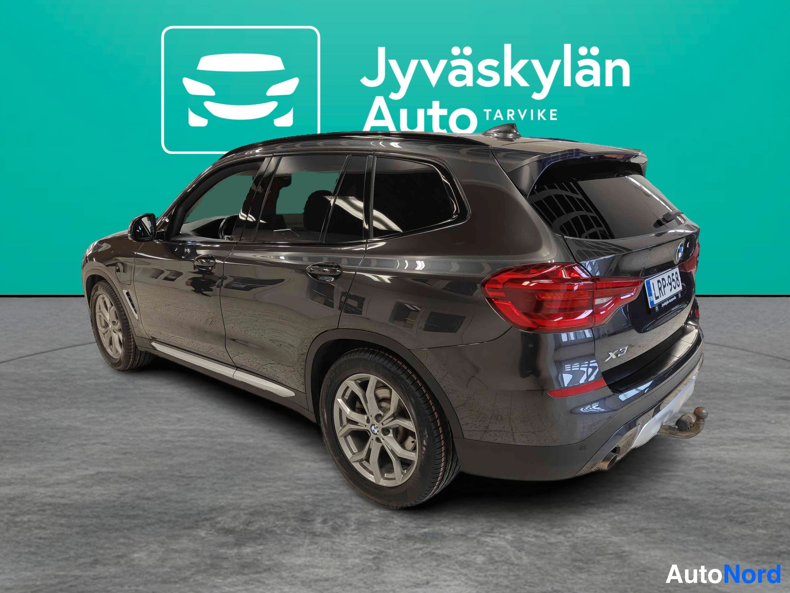 Harmaa BMW X3 2020, takaviisto, kuva 14