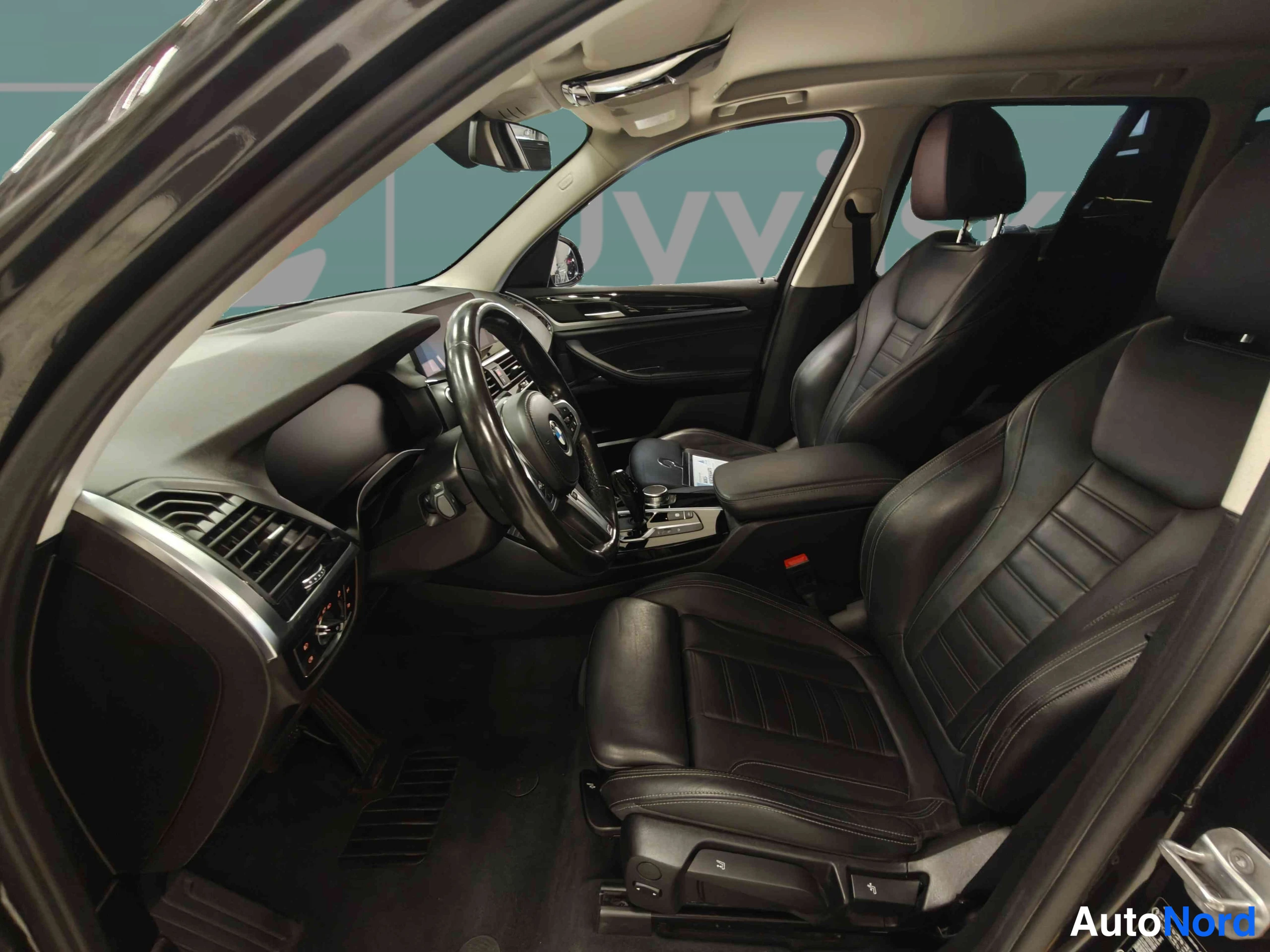 Harmaa BMW X3 2020, ohjaamo, kuva 18