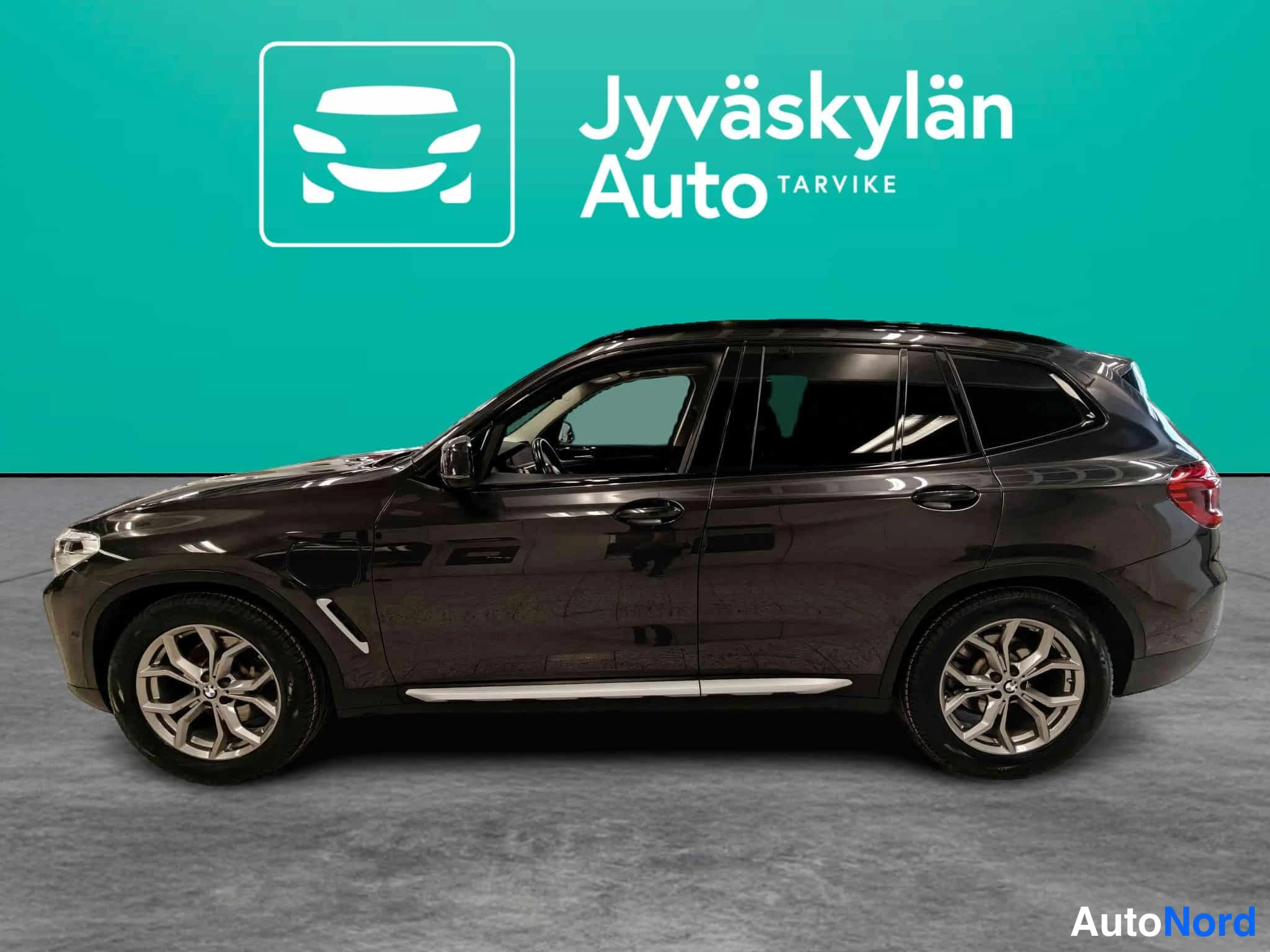 Harmaa BMW X3 2020, takaviisto, kuva 9