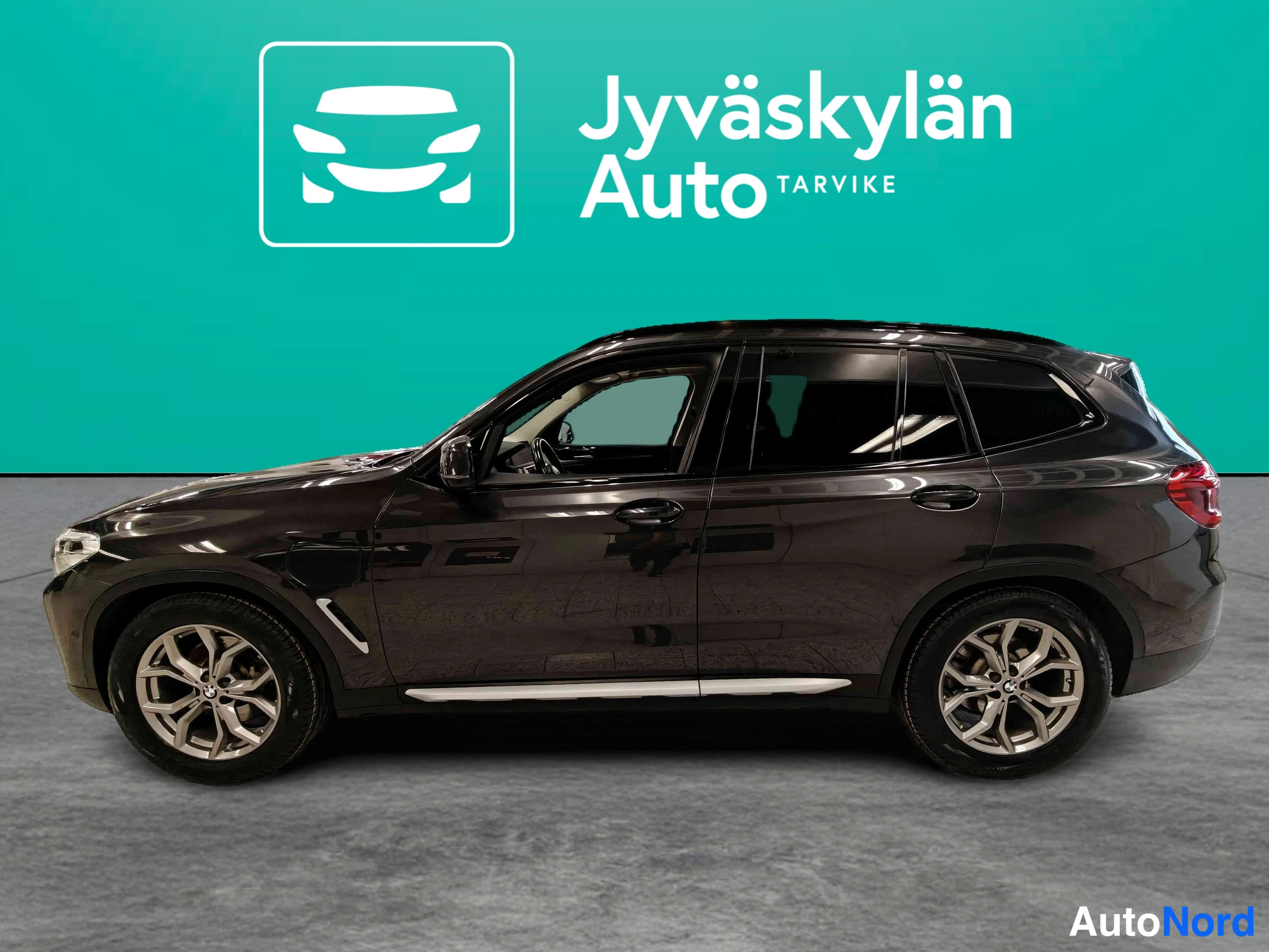 Harmaa BMW X3 2020, takaviisto, kuva 10