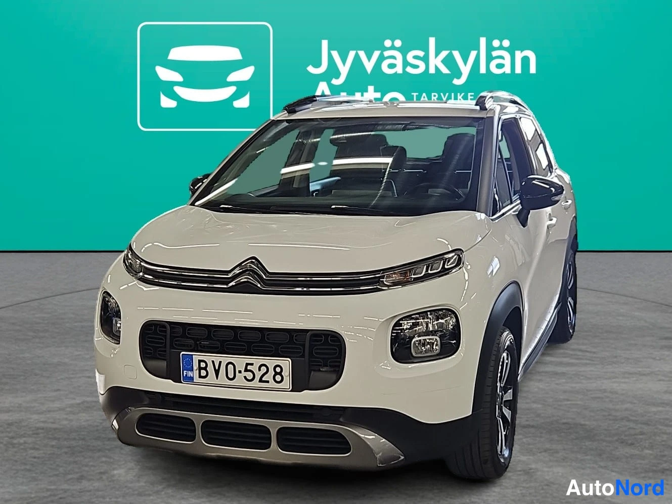 Valkoinen Citroen C3 Aircross 2019, etuviisto, keula vasemmalle, kuva 3