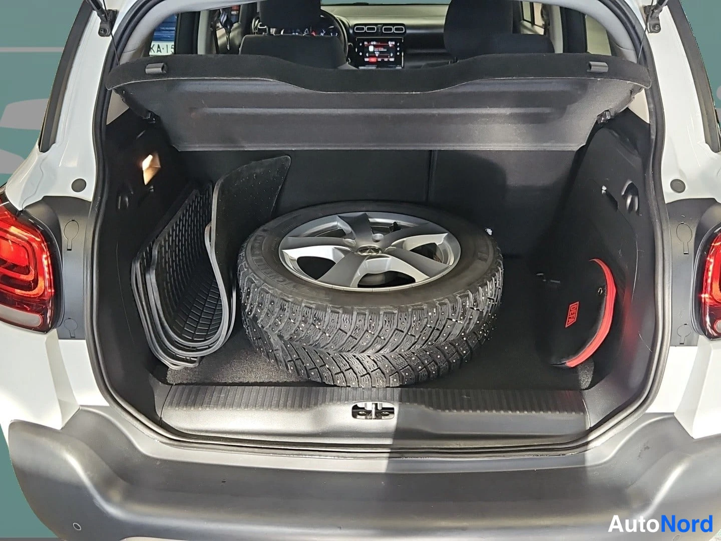 Valkoinen Citroen C3 Aircross 2019, tavaratila, kuva 16