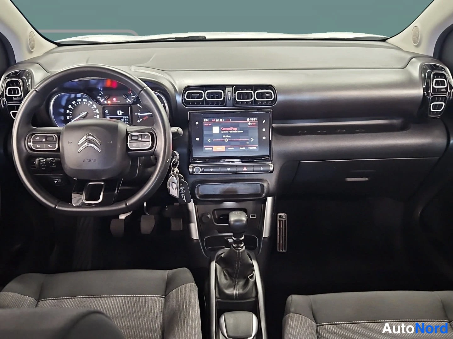 Valkoinen Citroen C3 Aircross 2019, ohjaamo, kuva 10