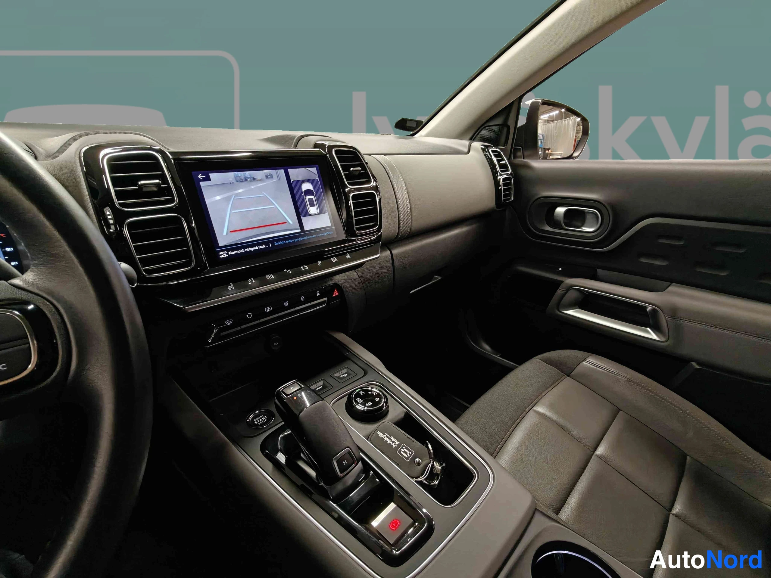 Valkoinen Citroen C5 Aircross 2020, ohjaamo, kuva 23