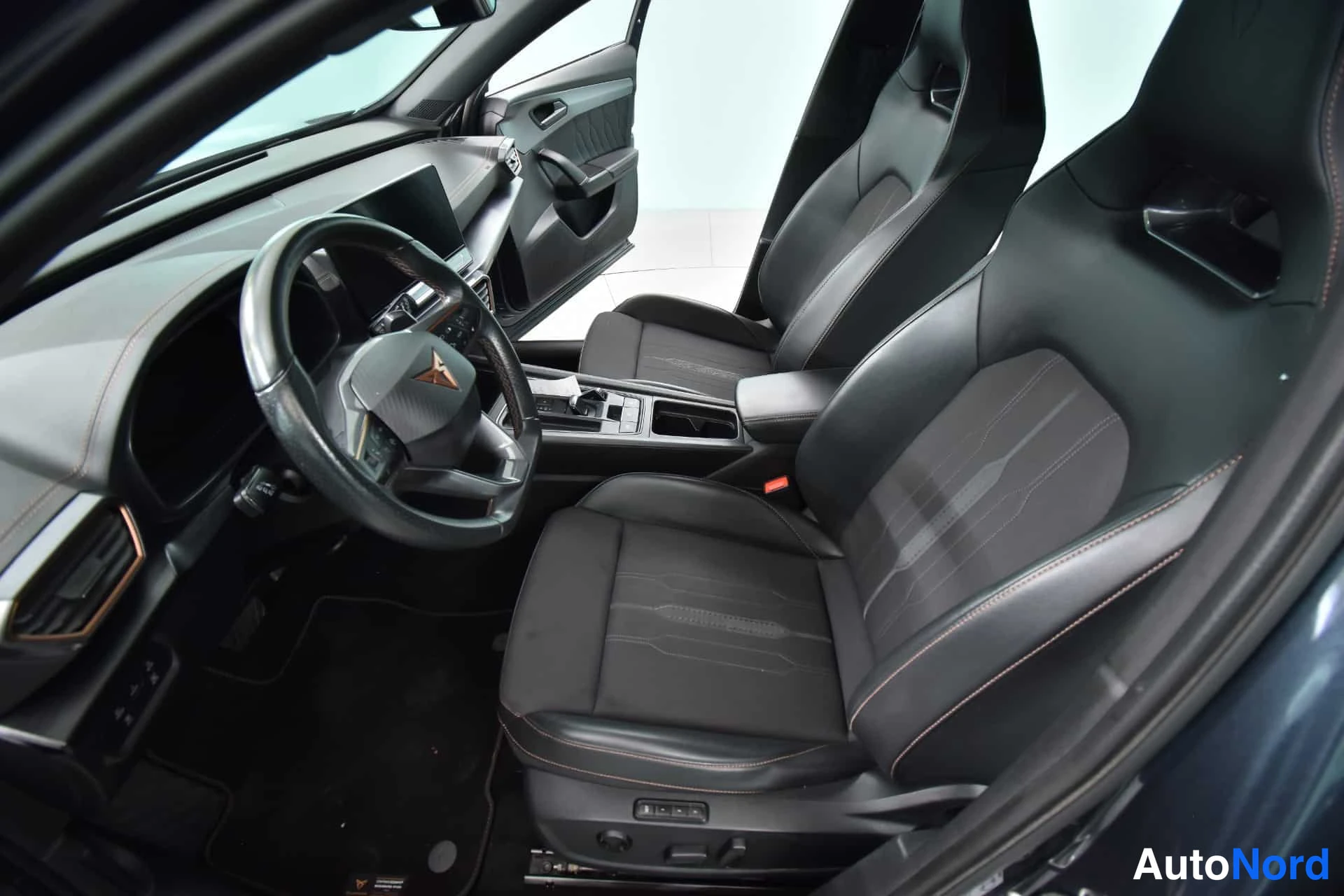 Grey Cupra Formentor 2023, cockpit, photo 13