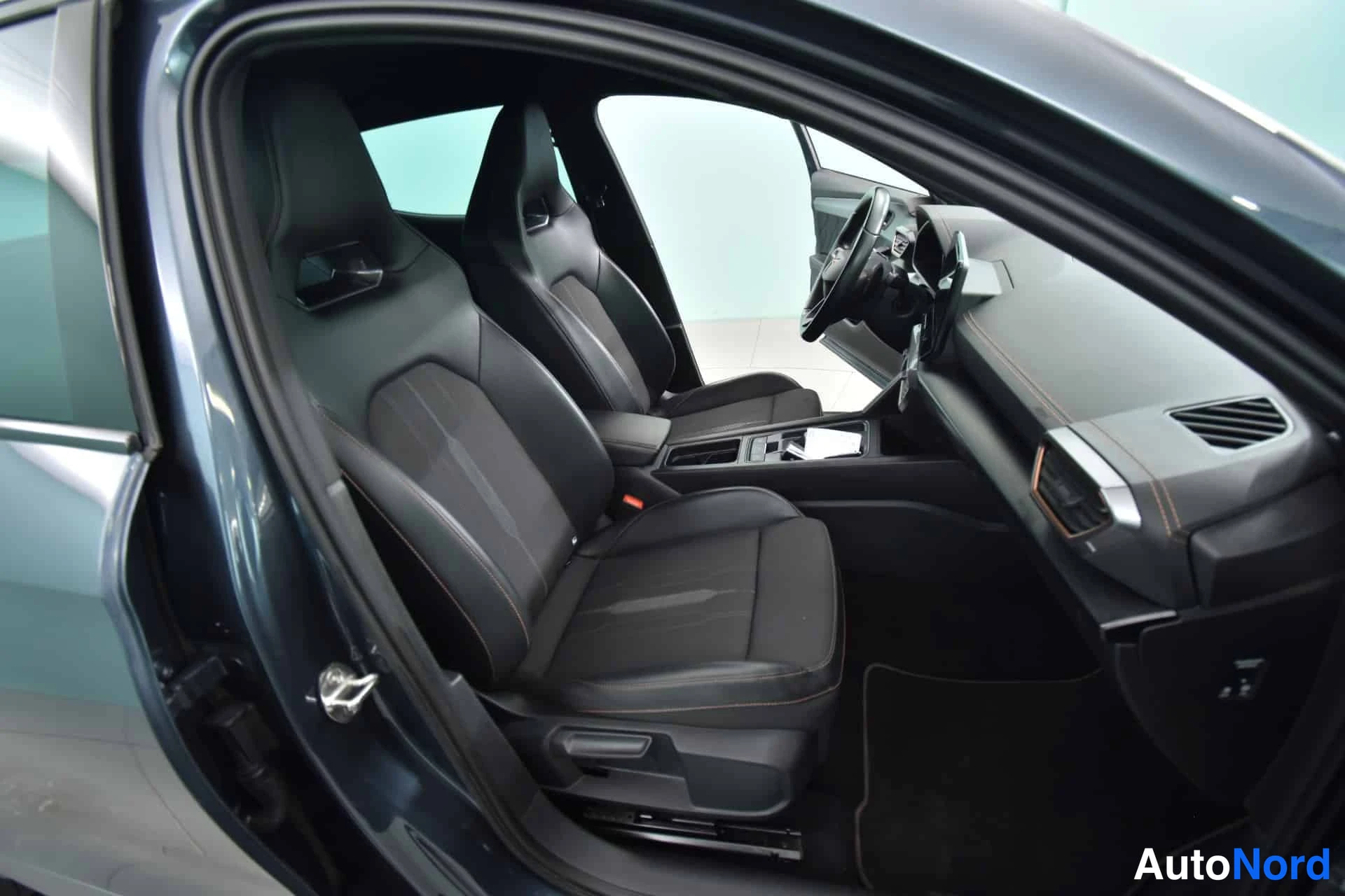 Grey Cupra Formentor 2023, front seats, photo 17