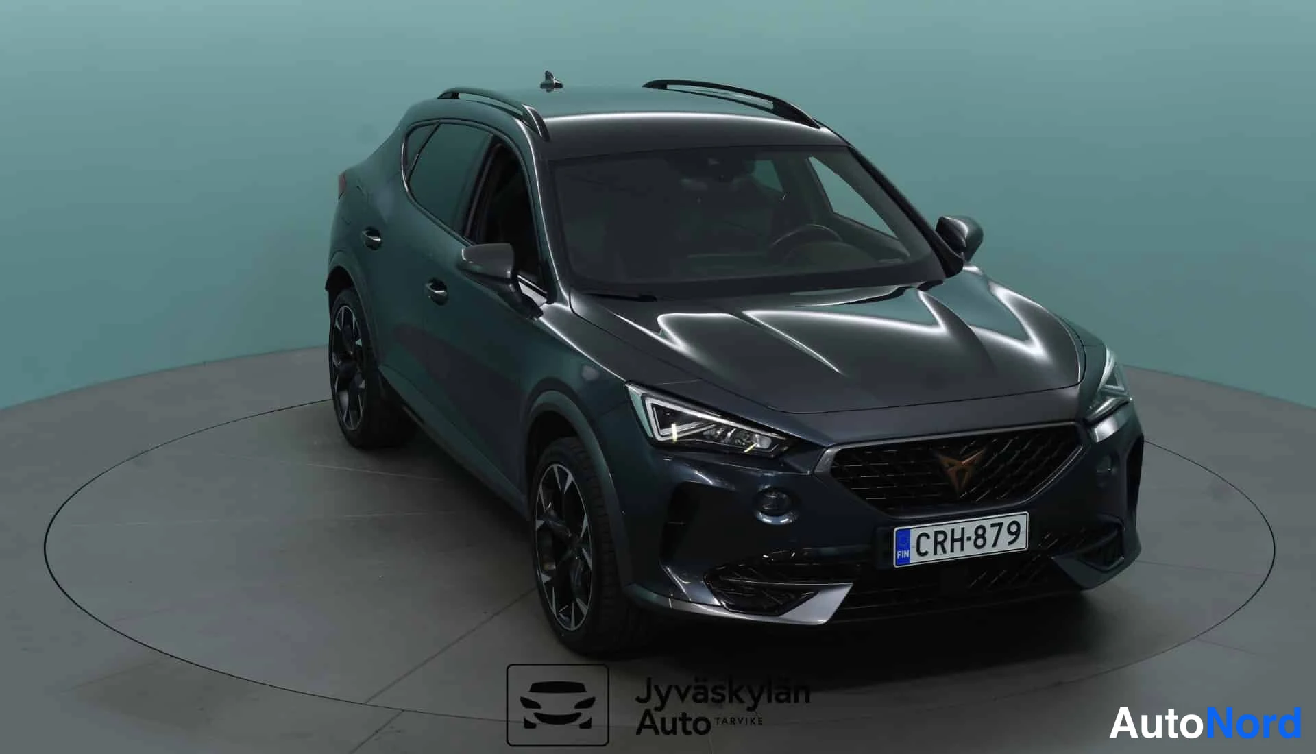 Grey Cupra Formentor 2023, front three-quarter, nose to the right, photo 3
