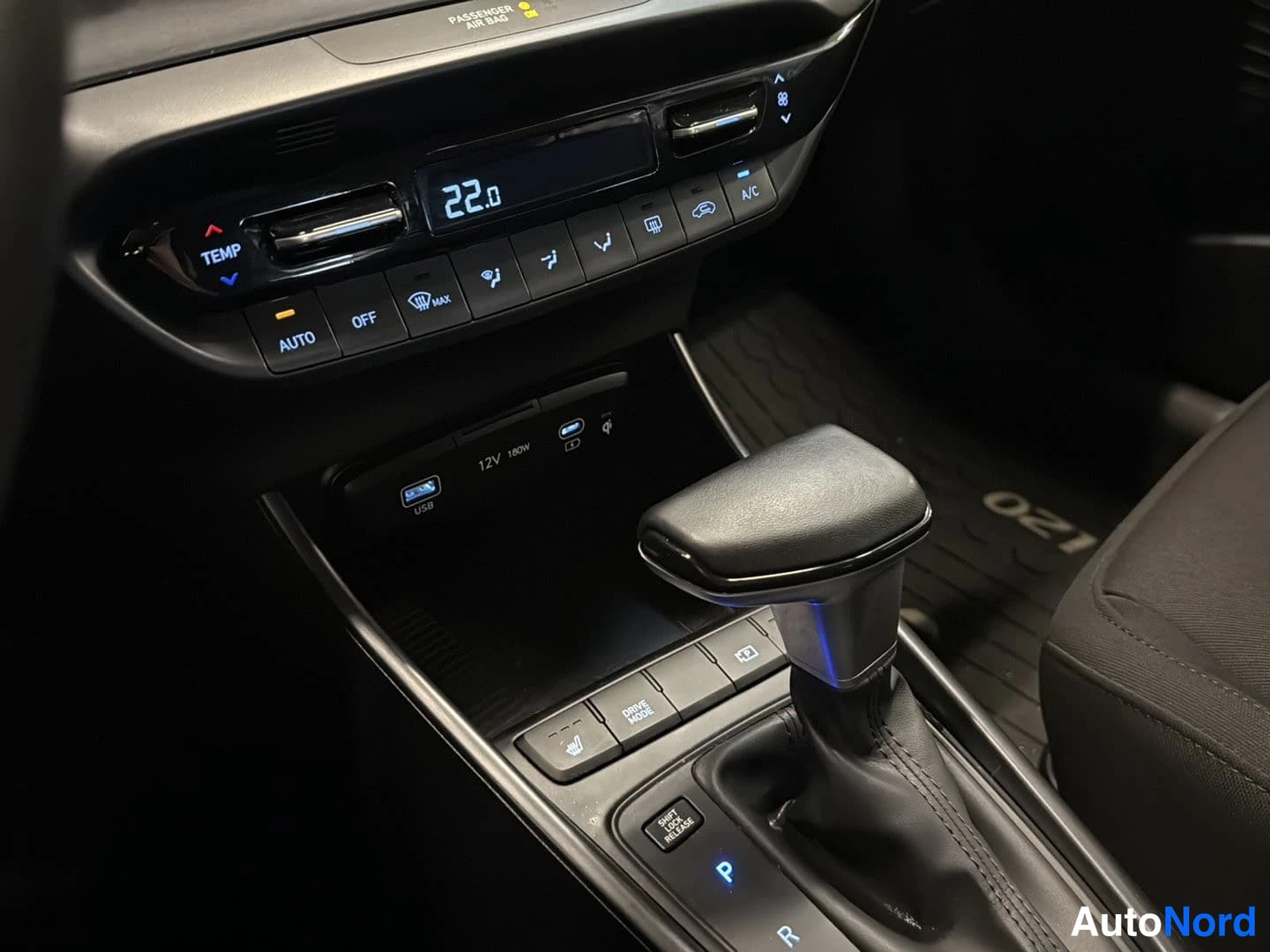 Blå Hyundai i20 2025, detalj, bild 18