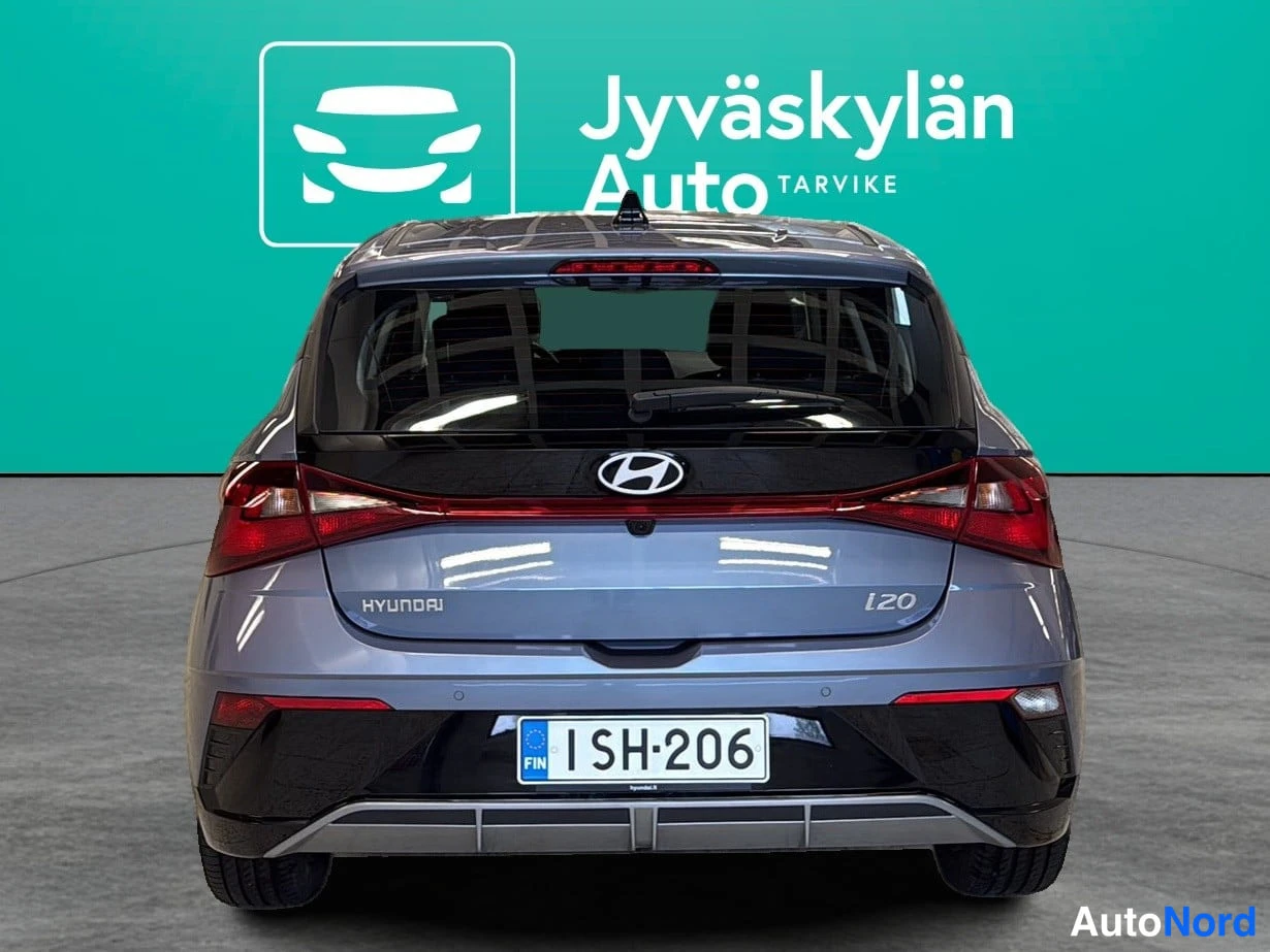 Blå Hyundai i20 2025, bakifrån, bild 6
