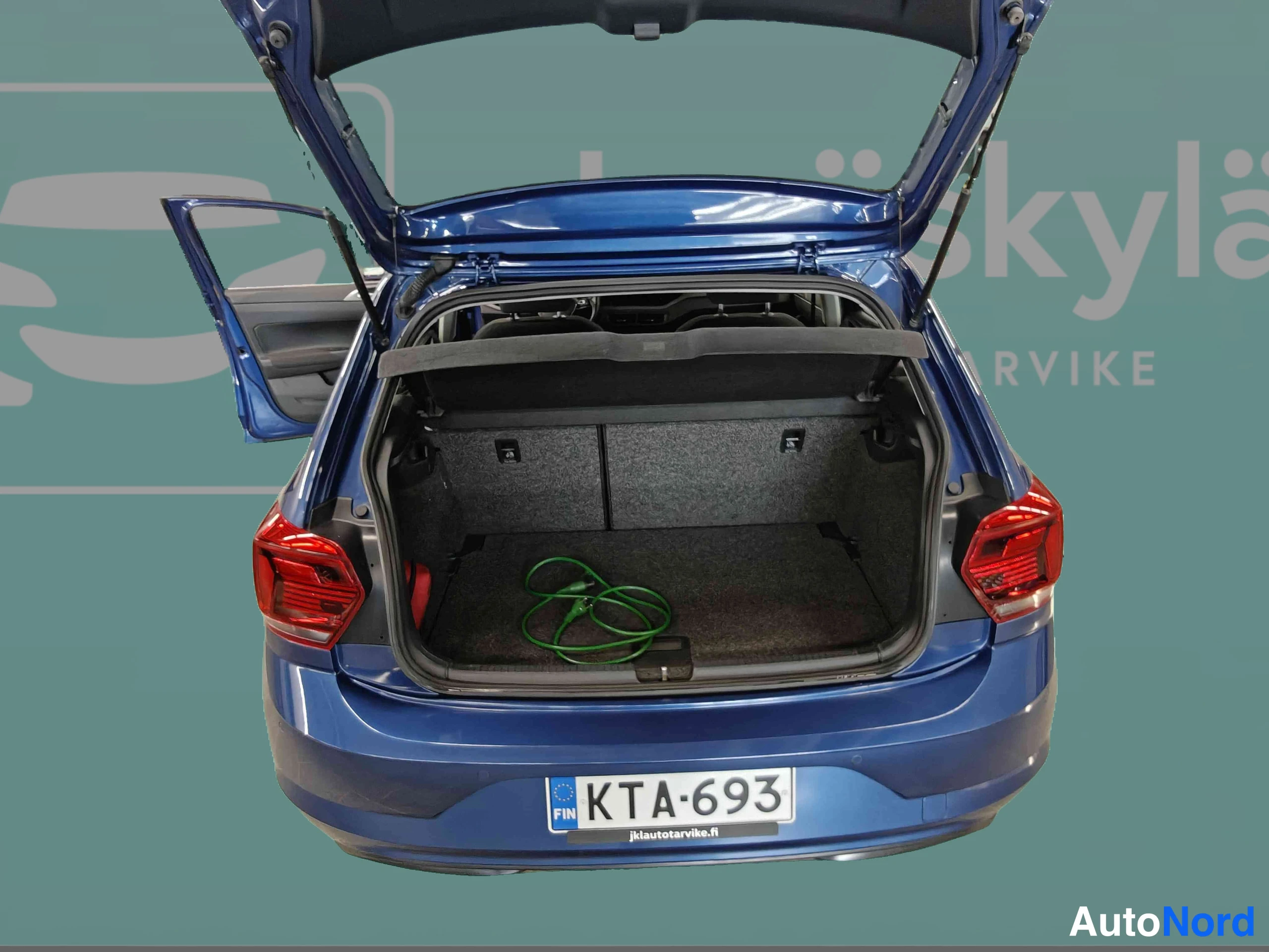 Sininen Volkswagen Polo 2018, tavaratila, kuva 33