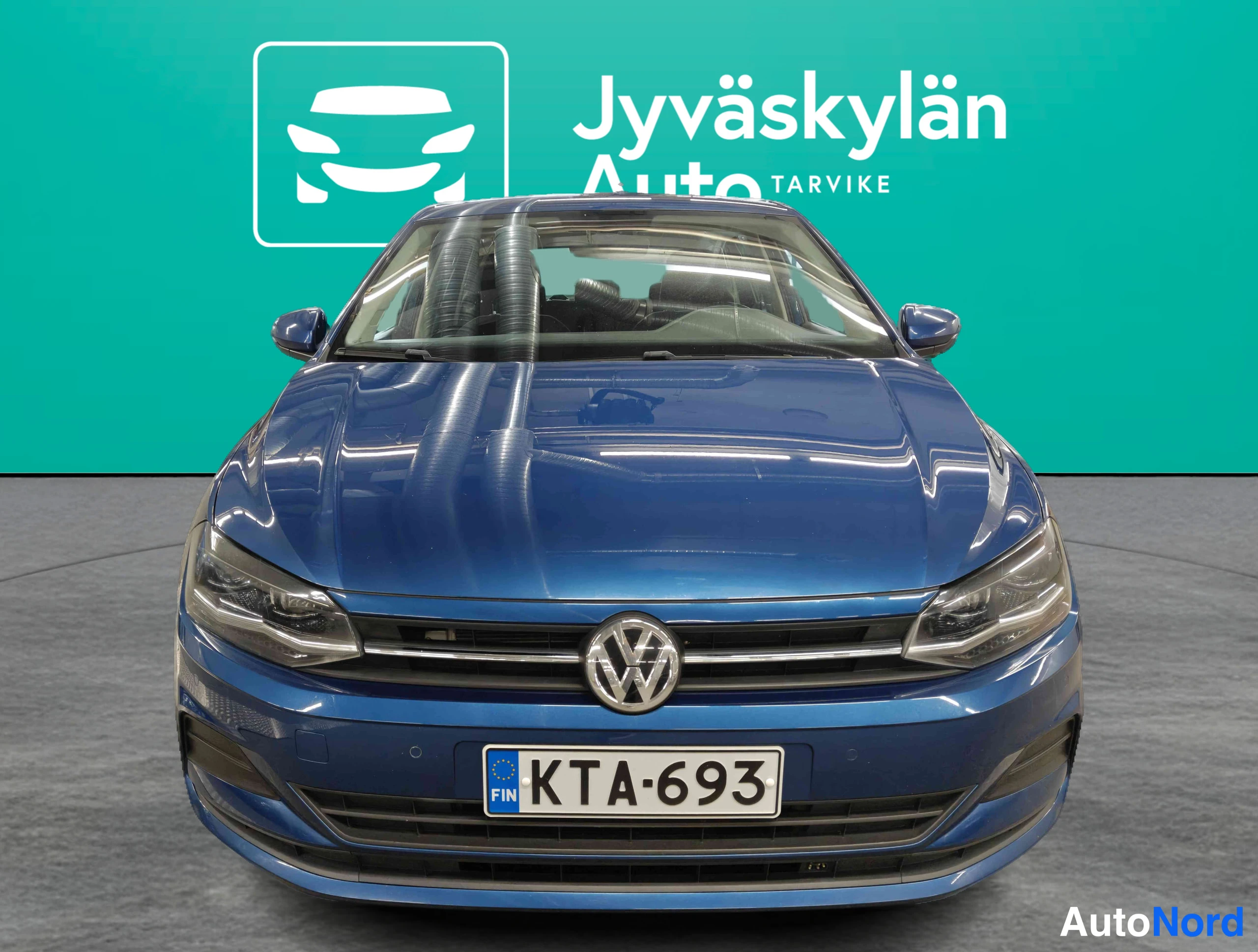 Sininen Volkswagen Polo 2018, edestä, kuva 6