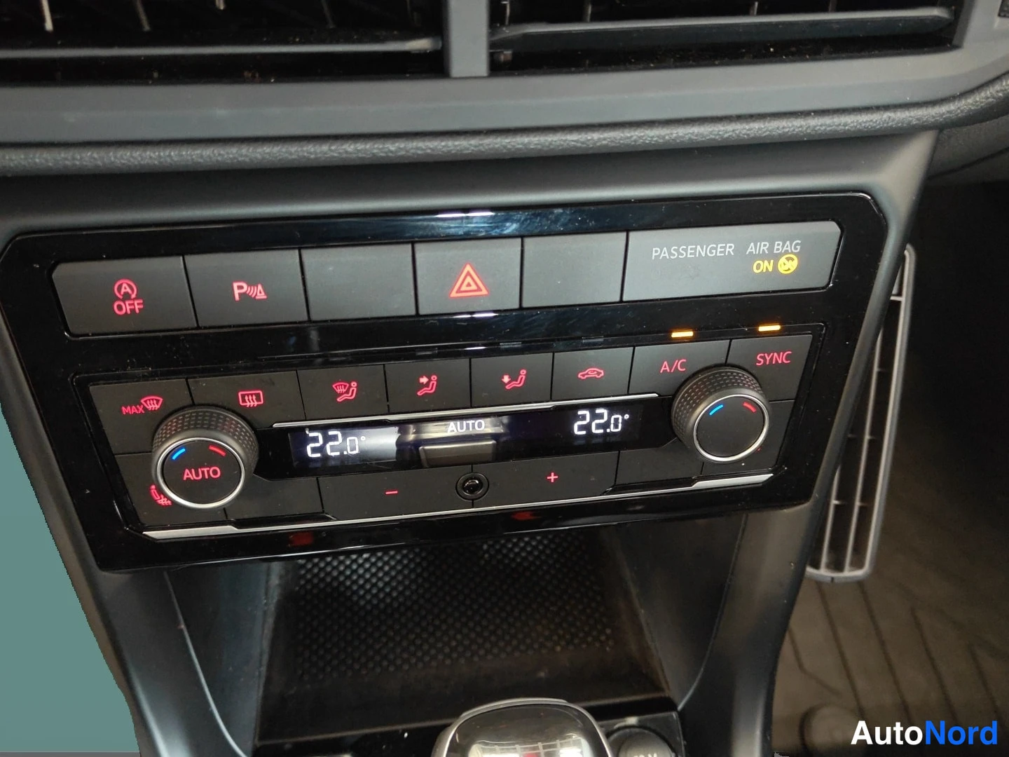 Copper Volkswagen T-Cross 2021, detail, photo 11