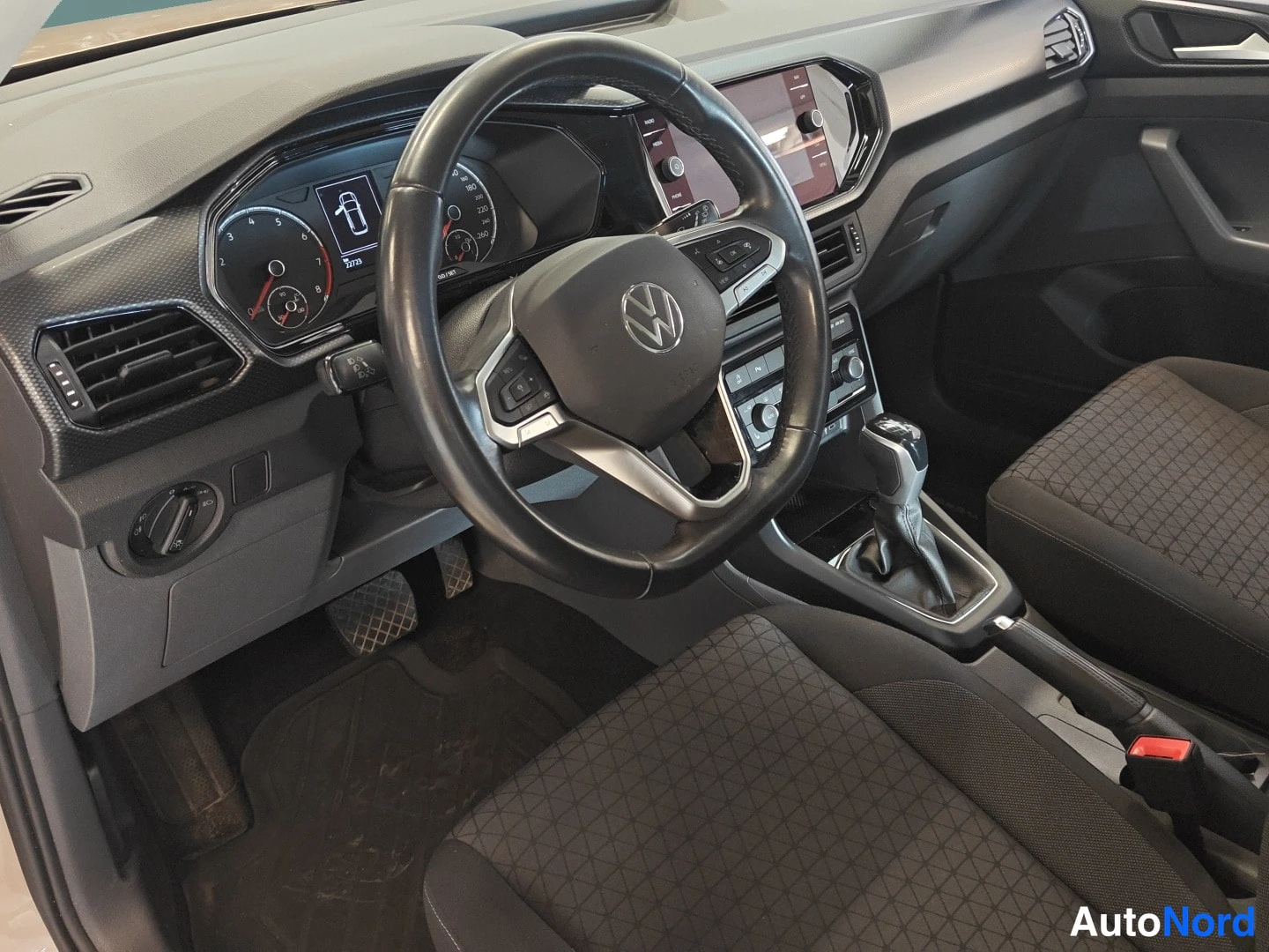 Copper Volkswagen T-Cross 2021, cockpit, photo 6