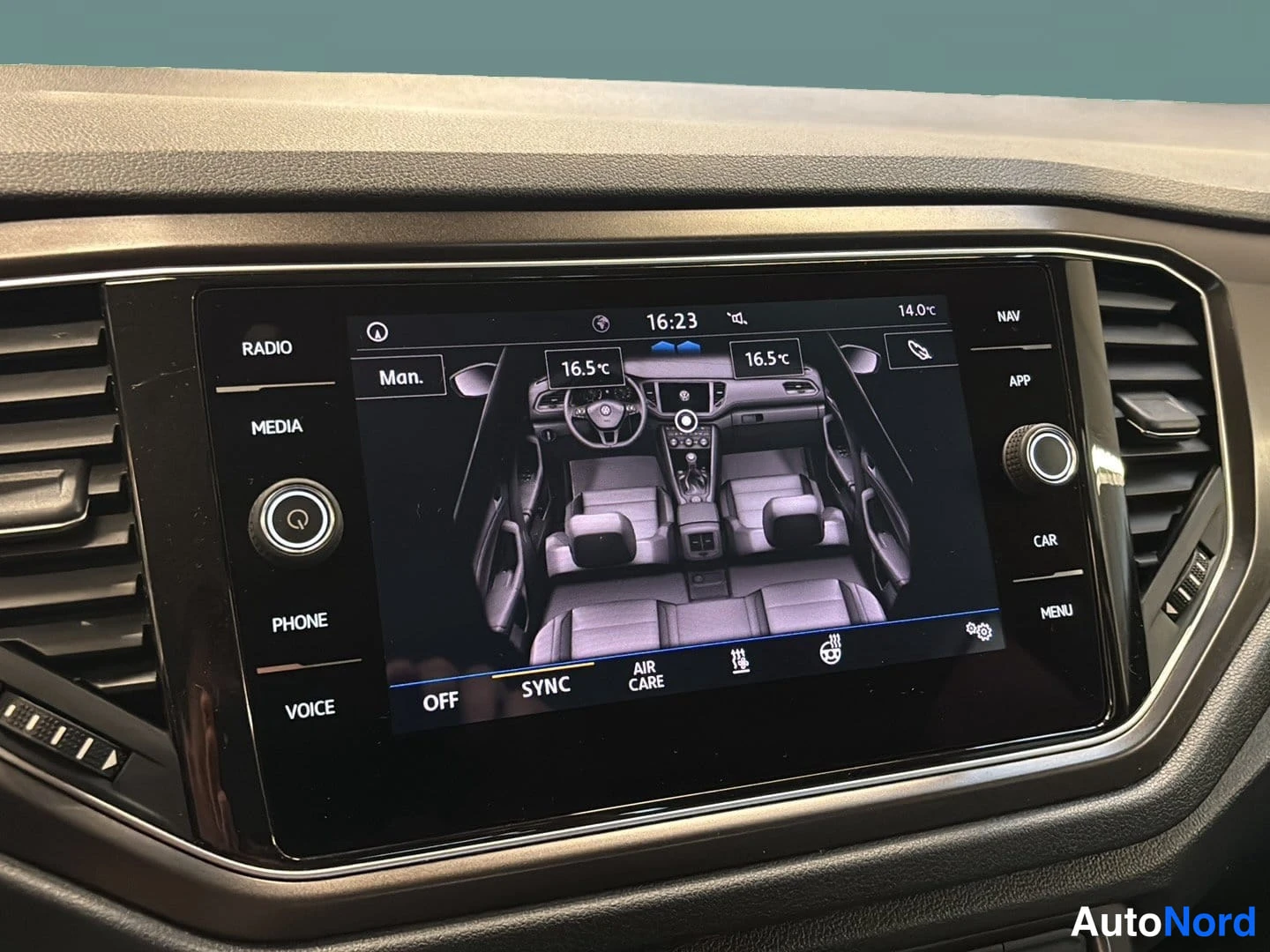 Keltainen Volkswagen T-Roc 2018, yksityiskohta, kuva 14