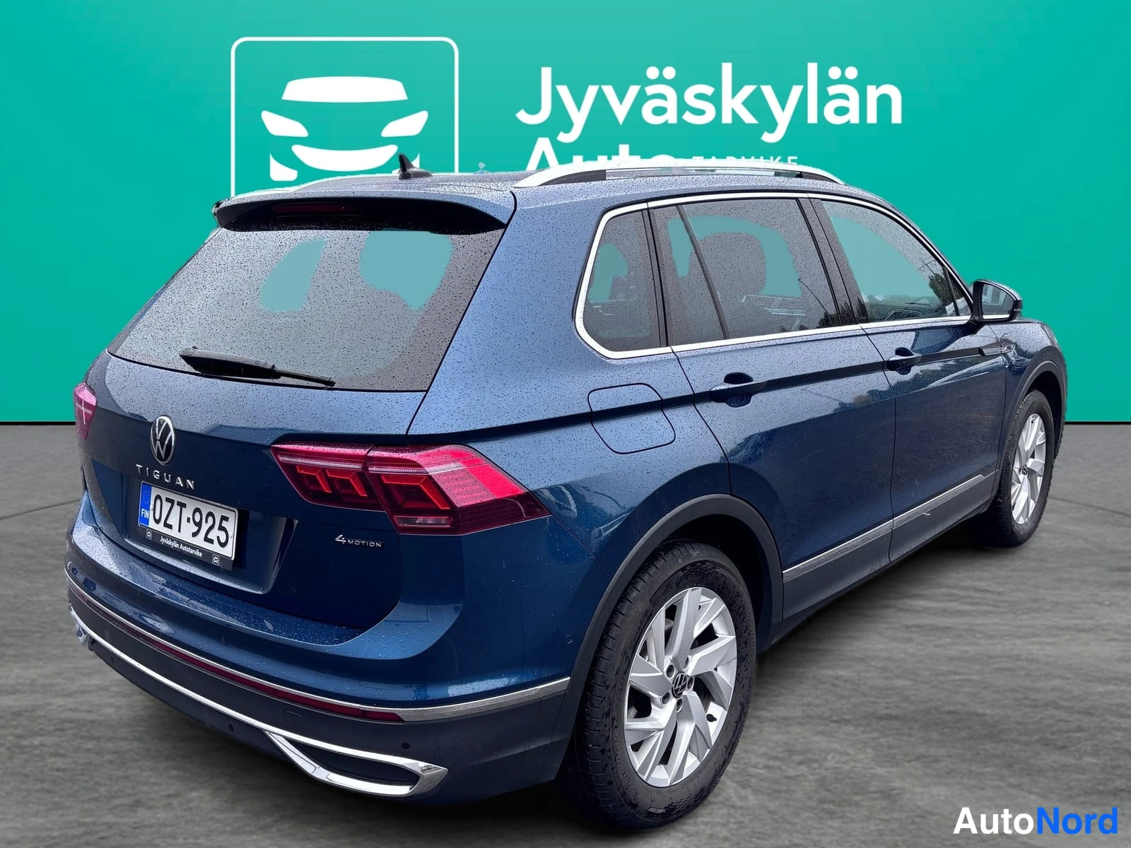 Sininen Volkswagen Tiguan 2022, takaviisto, kuva 5