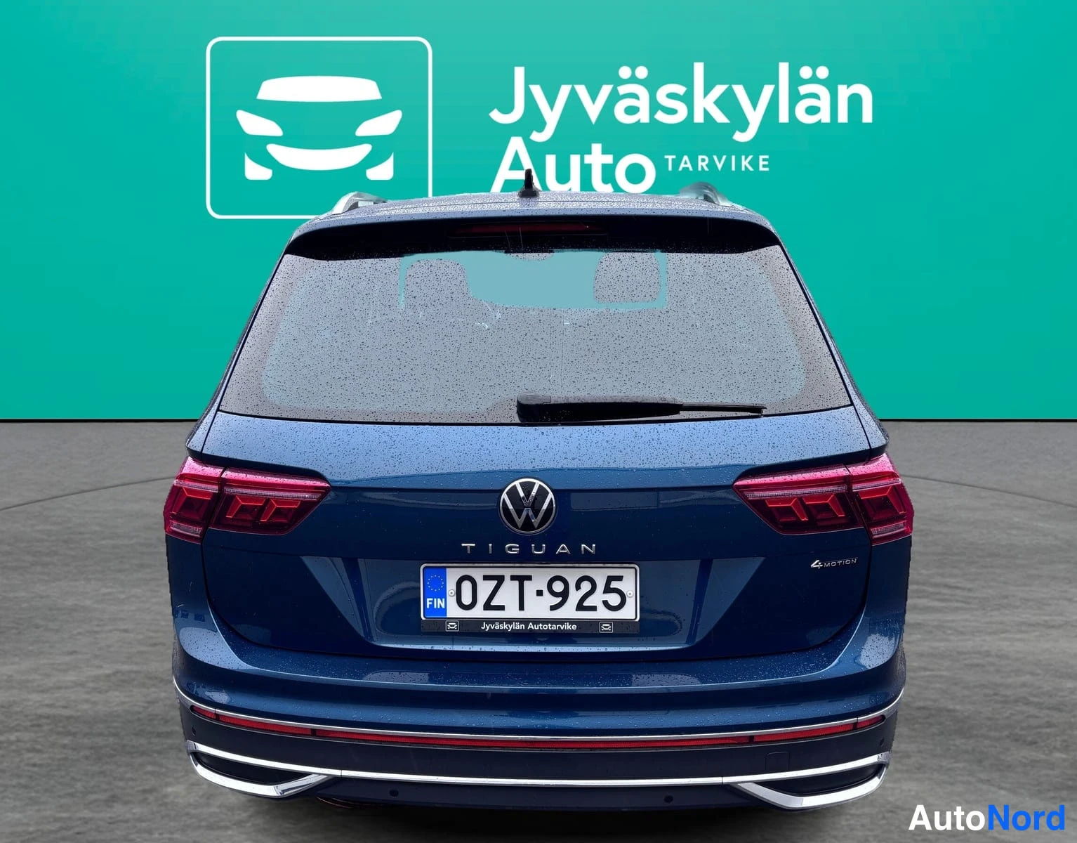 Sininen Volkswagen Tiguan 2022, takaa, kuva 6