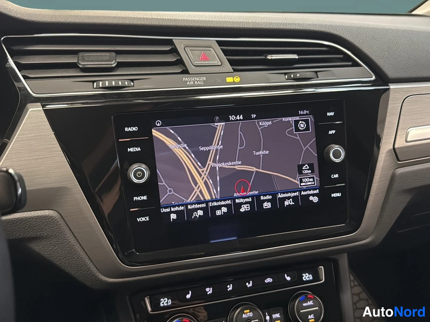 Harmaa Volkswagen Touran 2018, yksityiskohta, kuva 16