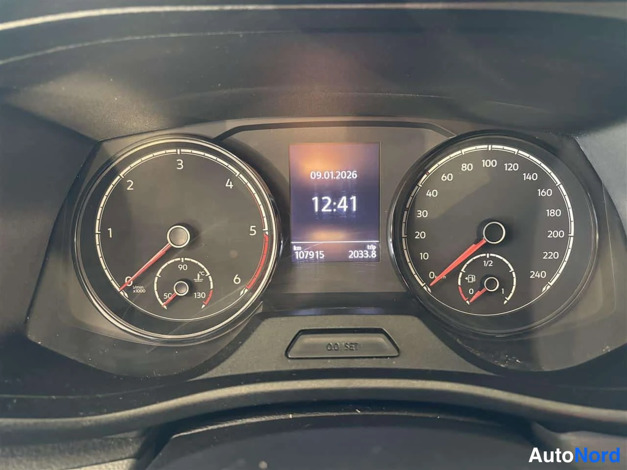 Sininen Volkswagen Transporter 2021, yksityiskohta, kuva 17
