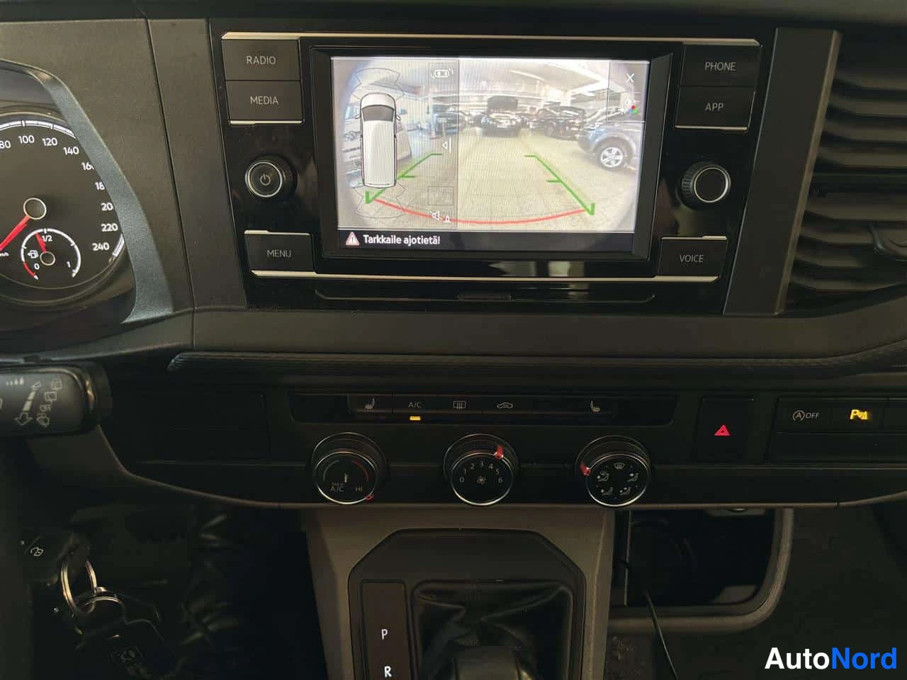 Sininen Volkswagen Transporter 2021, yksityiskohta, kuva 18