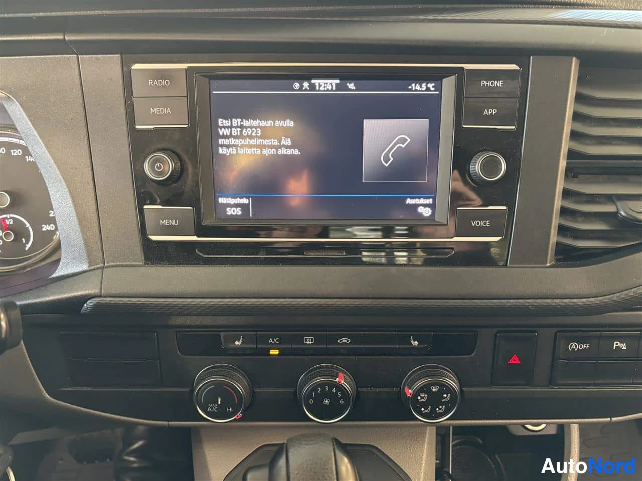 Sininen Volkswagen Transporter 2021, yksityiskohta, kuva 19