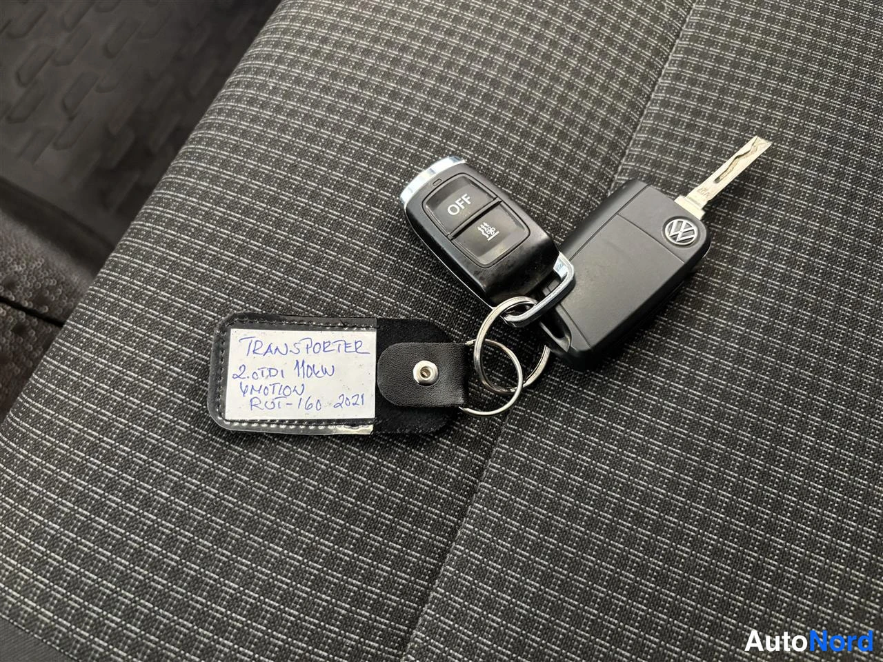 Sininen Volkswagen Transporter 2021, yksityiskohta, kuva 22
