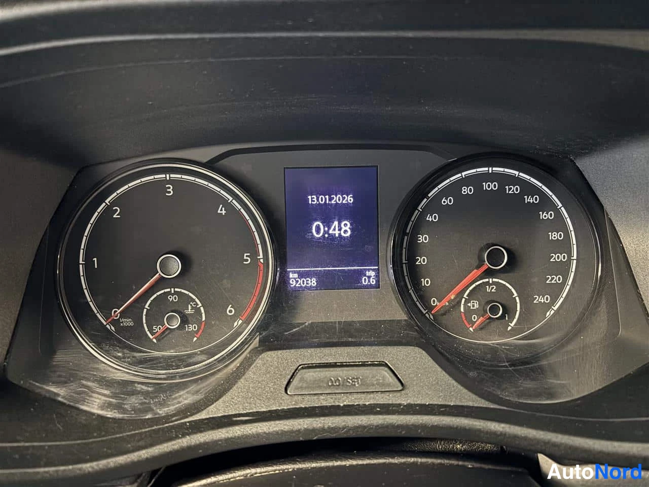 Harmaa Volkswagen Transporter 2023, yksityiskohta, kuva 20