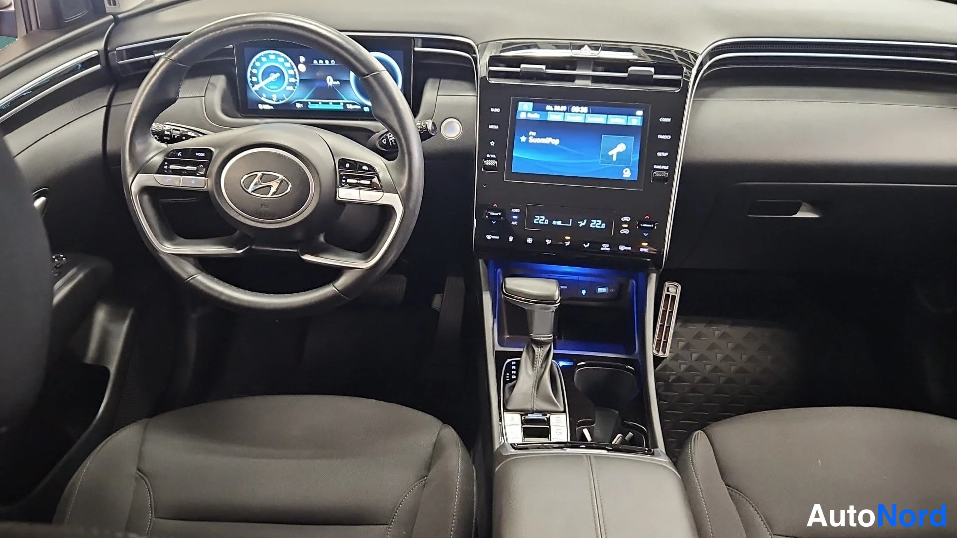 Punainen Hyundai Tucson 2021, ohjaamo, kuva 9