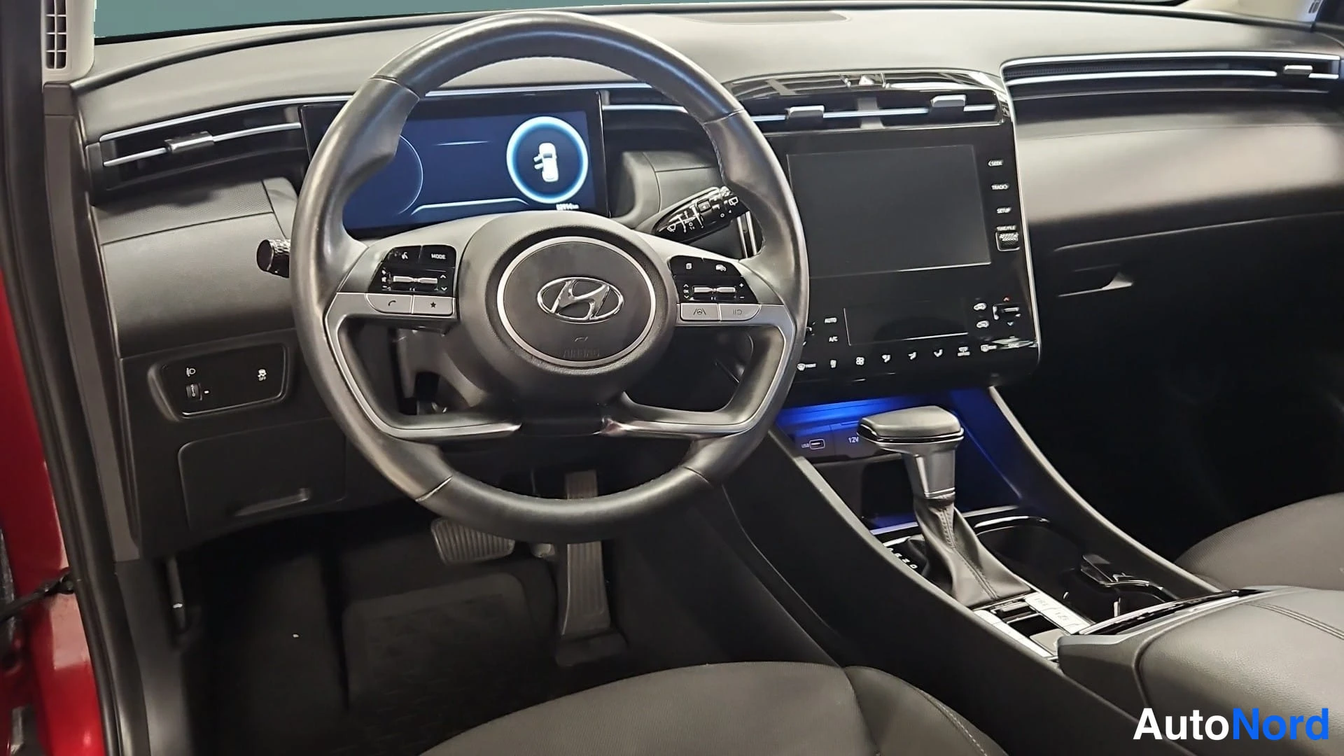 Punainen Hyundai Tucson 2021, ohjaamo, kuva 12