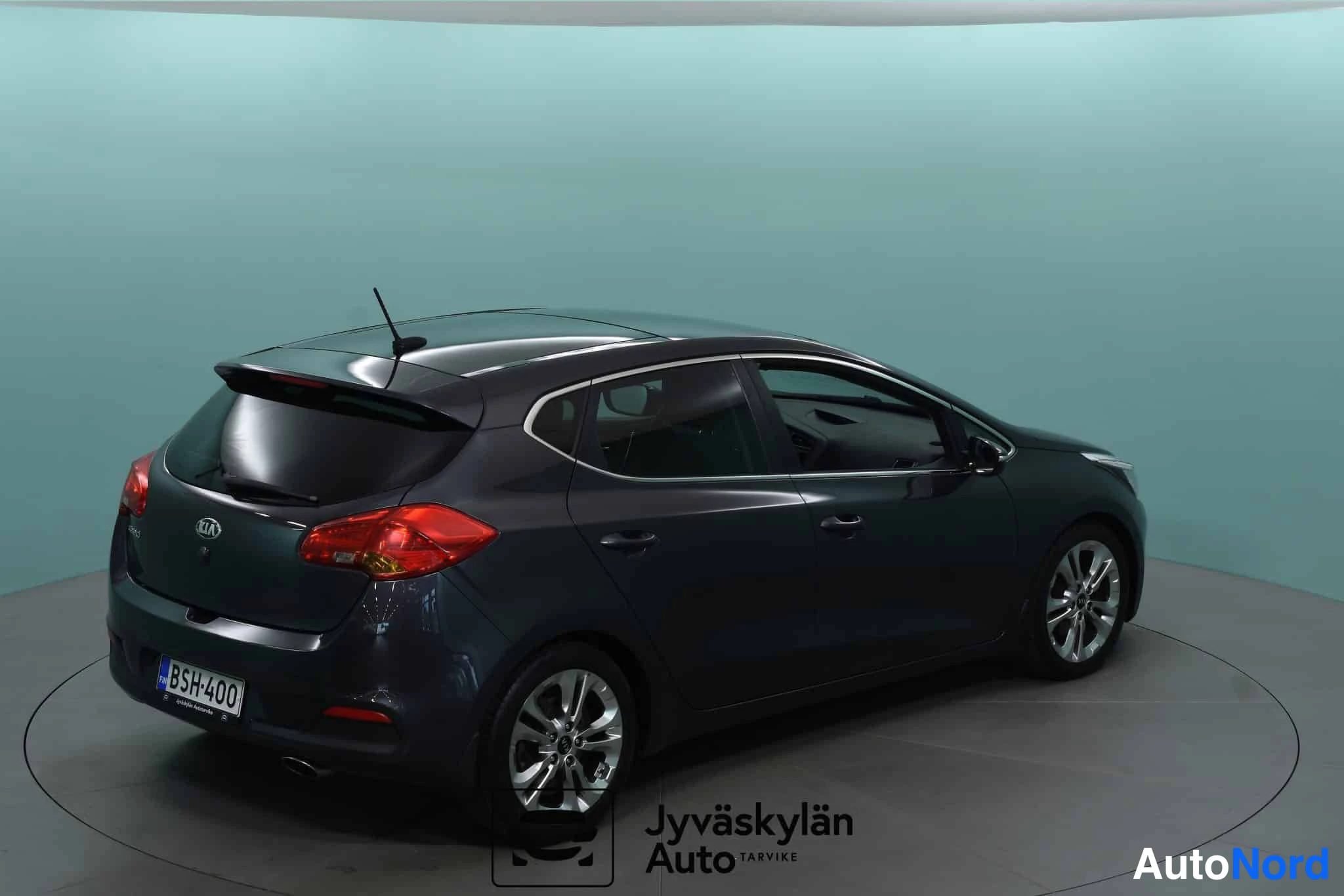 Harmaa Kia Ceed 2012, takaviisto, kuva 15