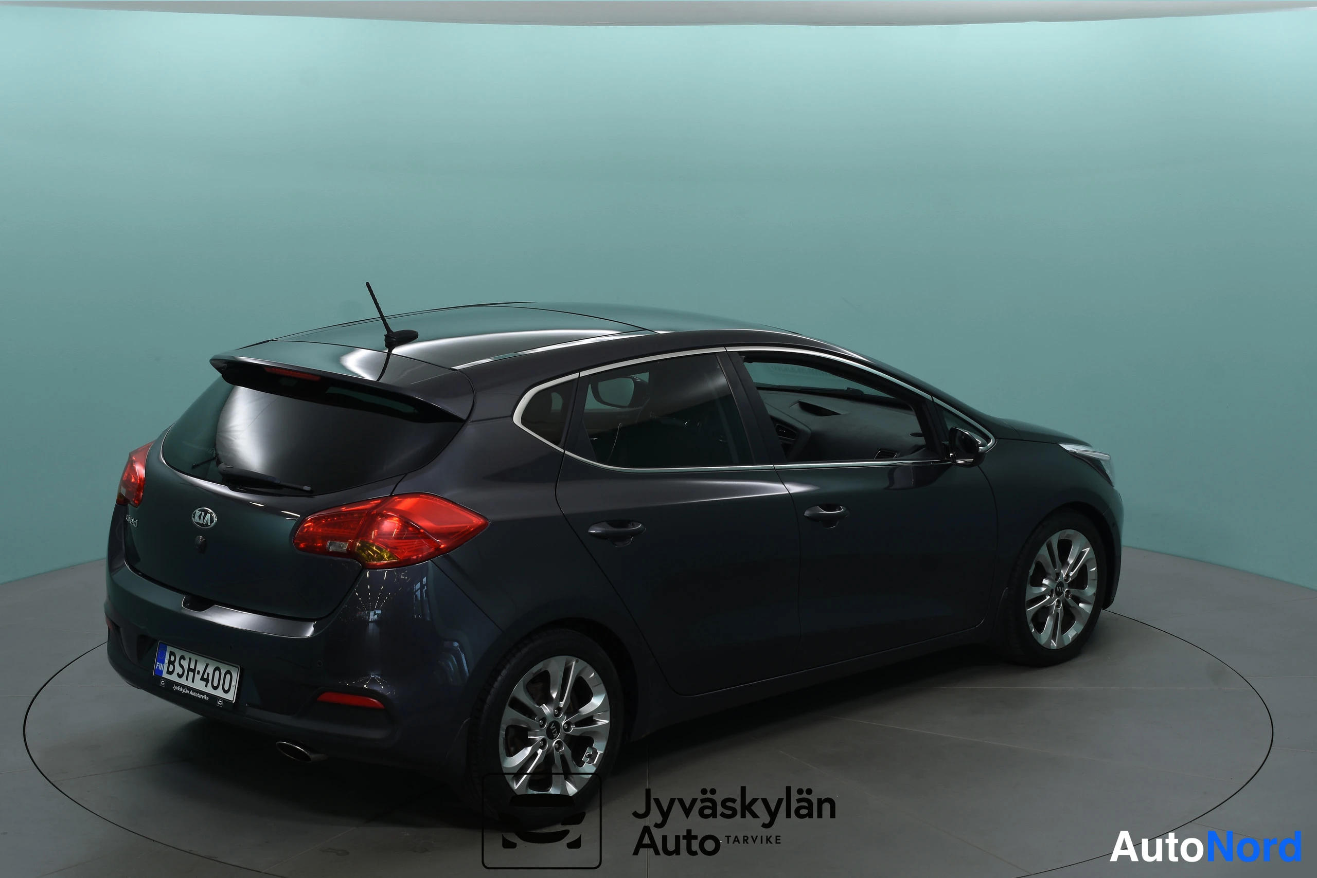 Harmaa Kia Ceed 2012, takaviisto, kuva 16