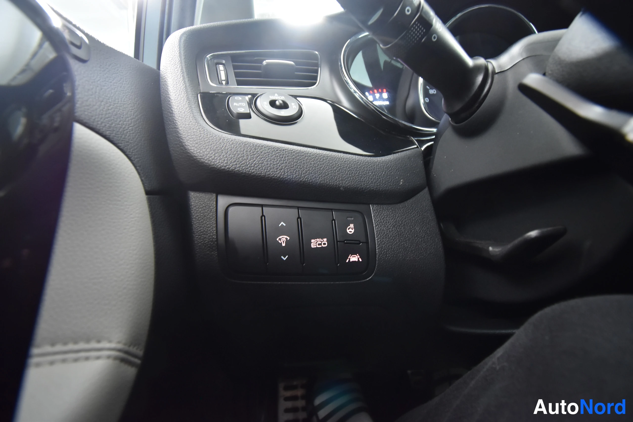 Harmaa Kia Ceed 2012, yksityiskohta, kuva 40