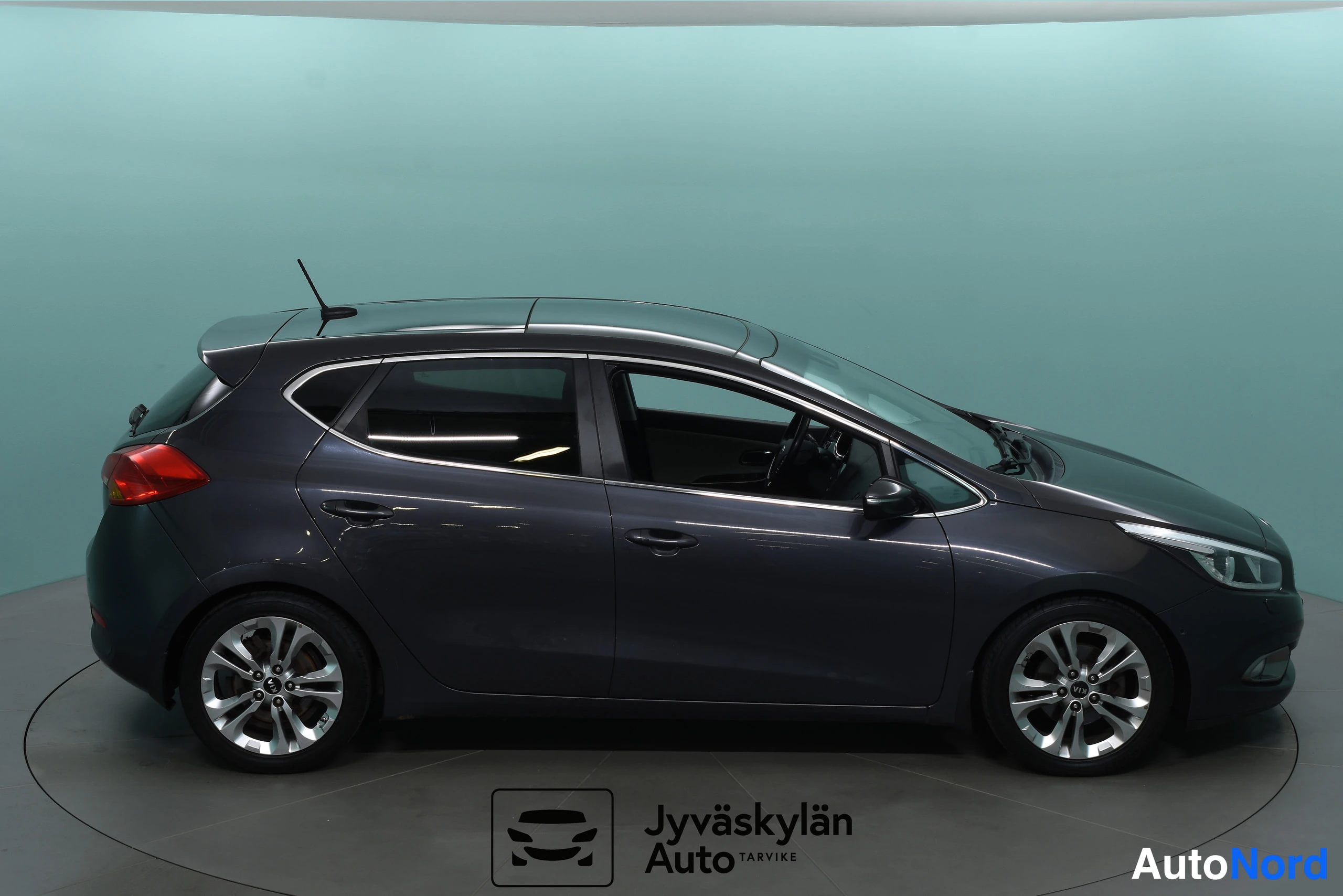 Harmaa Kia Ceed 2012, sivulta, kuva 12