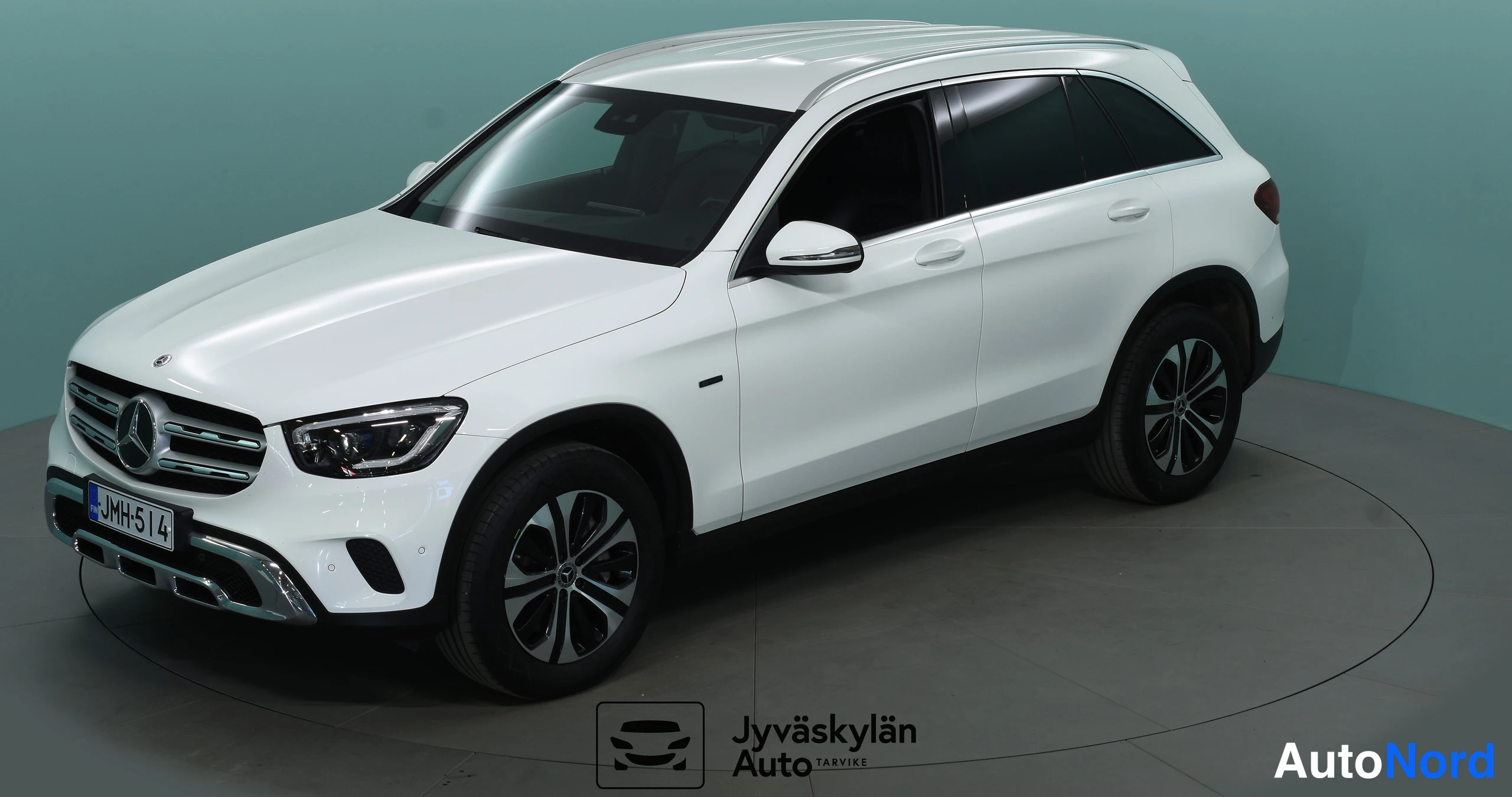 Valkoinen Mercedes-Benz GLC 2022, etuviisto, keula vasemmalle, kuva 2