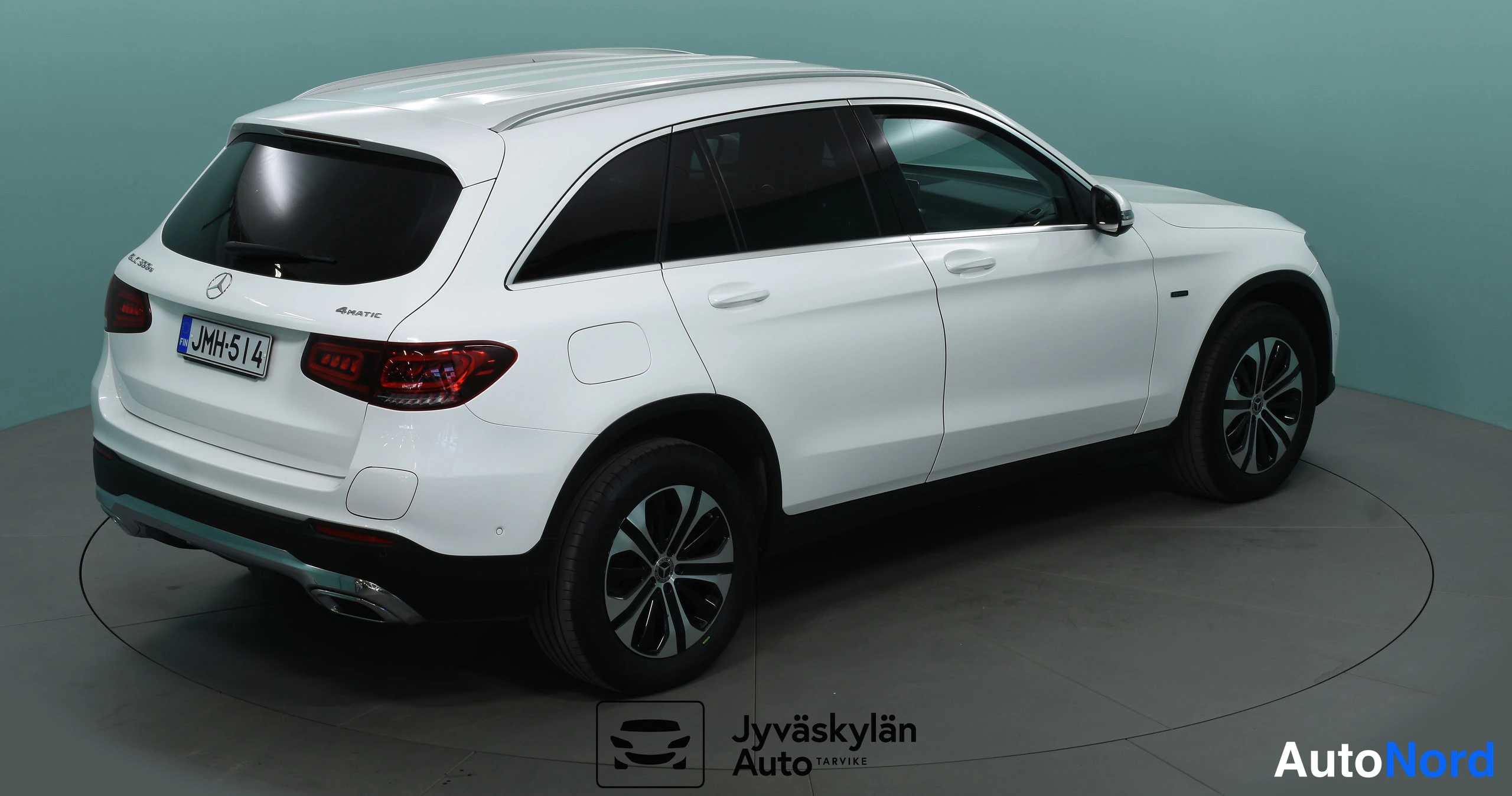 Valkoinen Mercedes-Benz GLC 2022, takaviisto, kuva 17