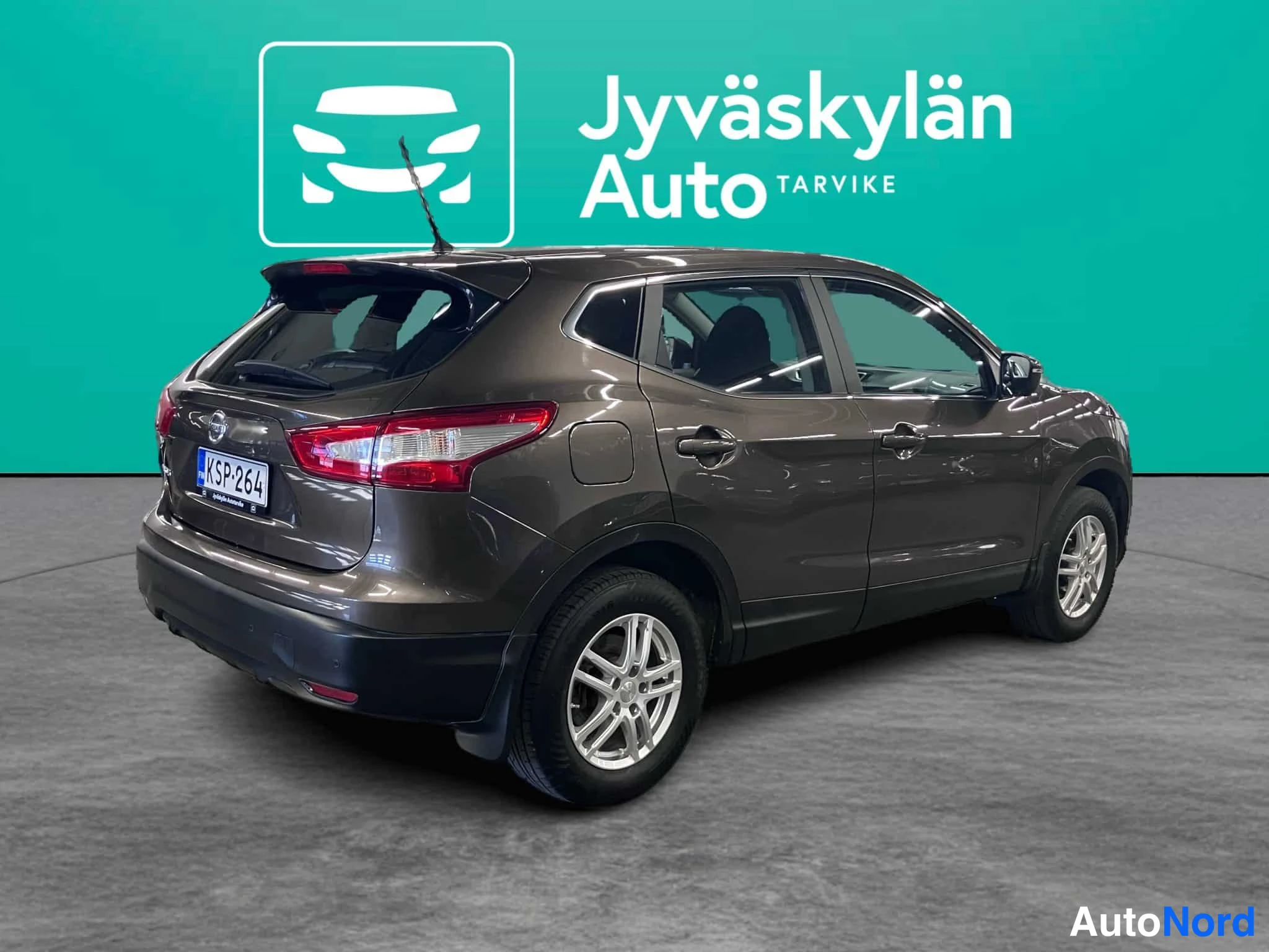 Ruskea Nissan Qashqai 2017, takaviisto, kuva 5