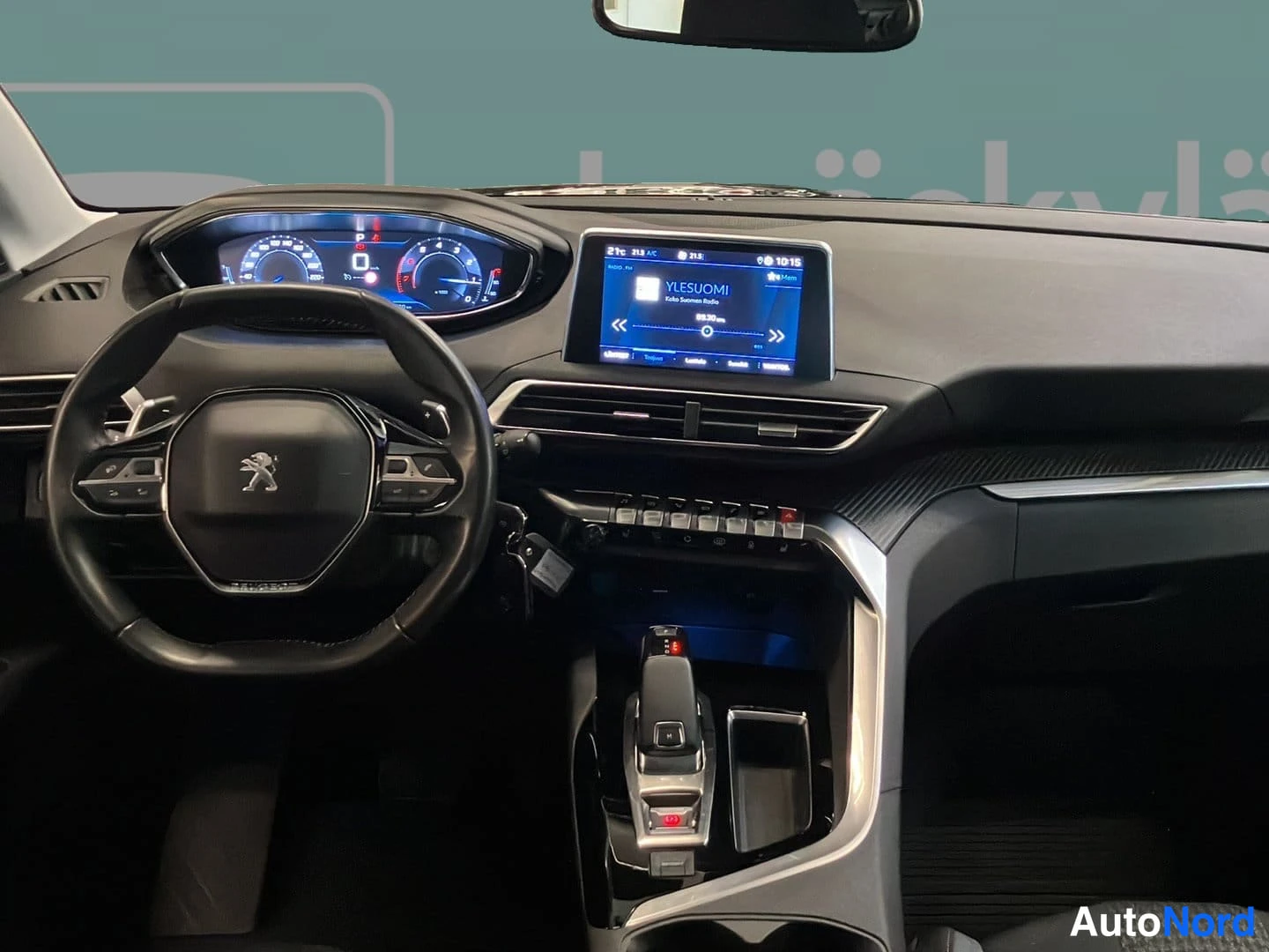 Svart Peugeot 3008 2020, förarplats, bild 7