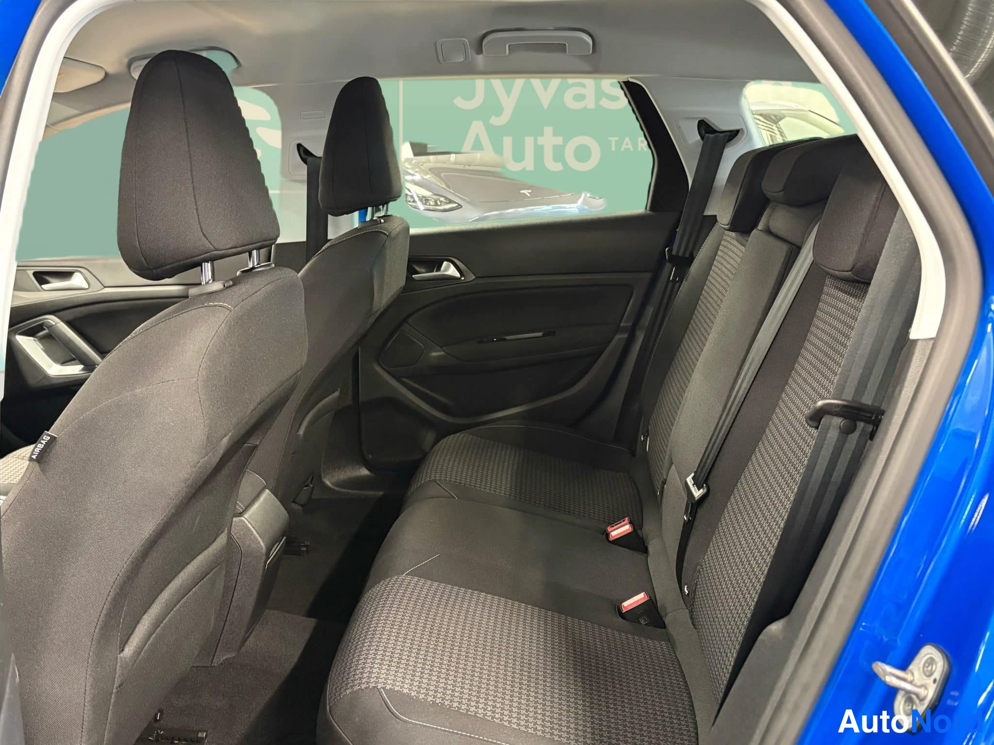 Sininen Peugeot 308 2020, takaistuimet, kuva 28