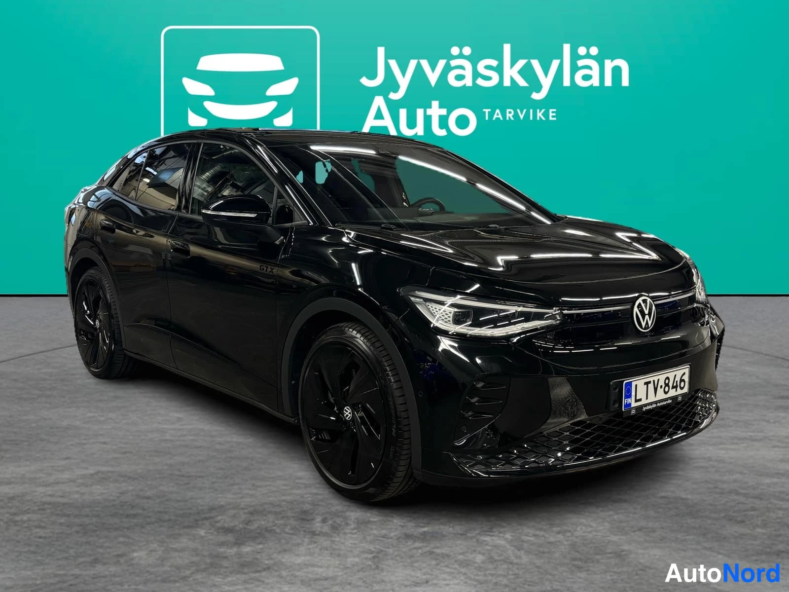 Musta Volkswagen ID.5 2026, etuviisto, keula oikealle, kuva 3