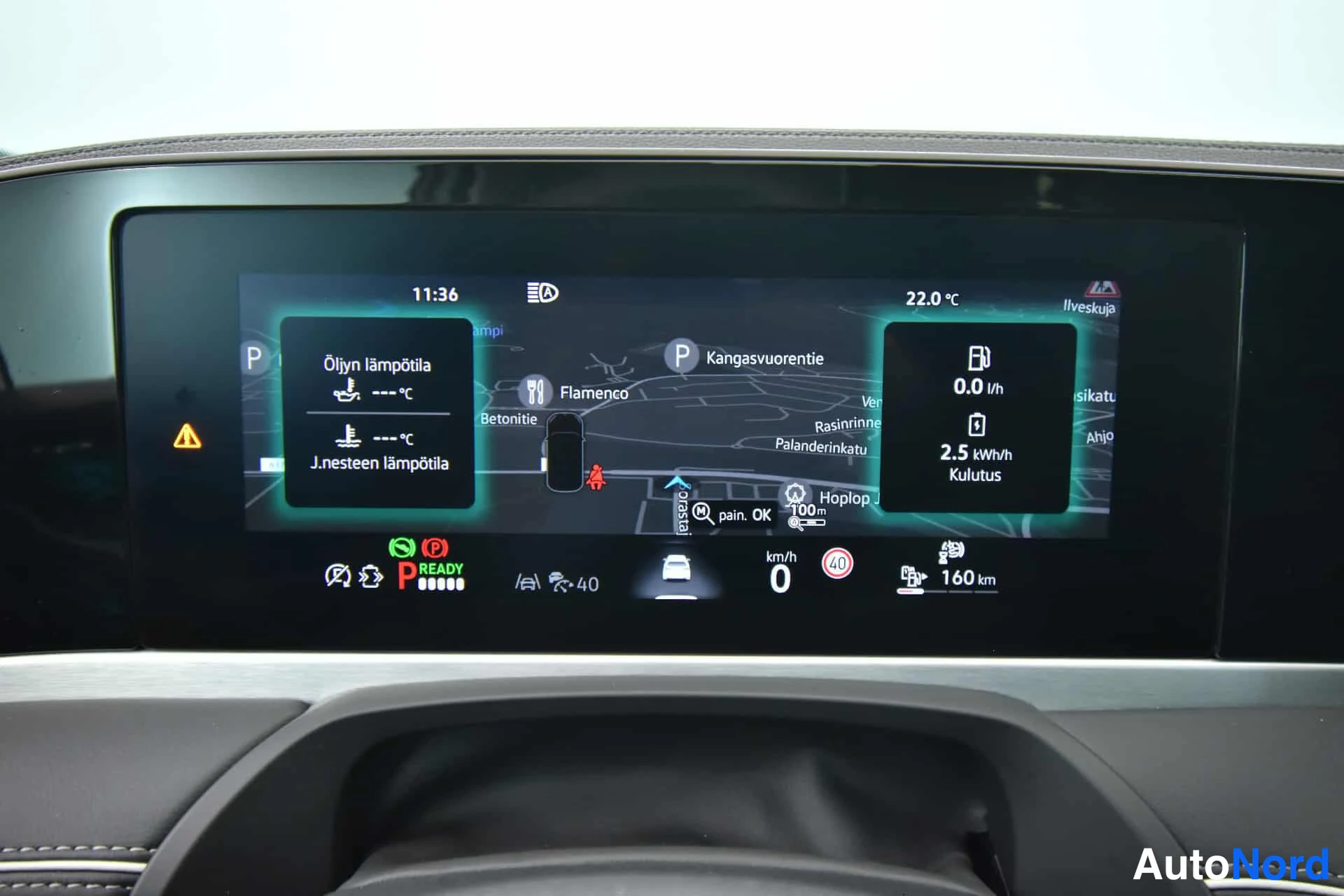 Valkoinen Volkswagen Passat 2024, ohjaamo, kuva 19