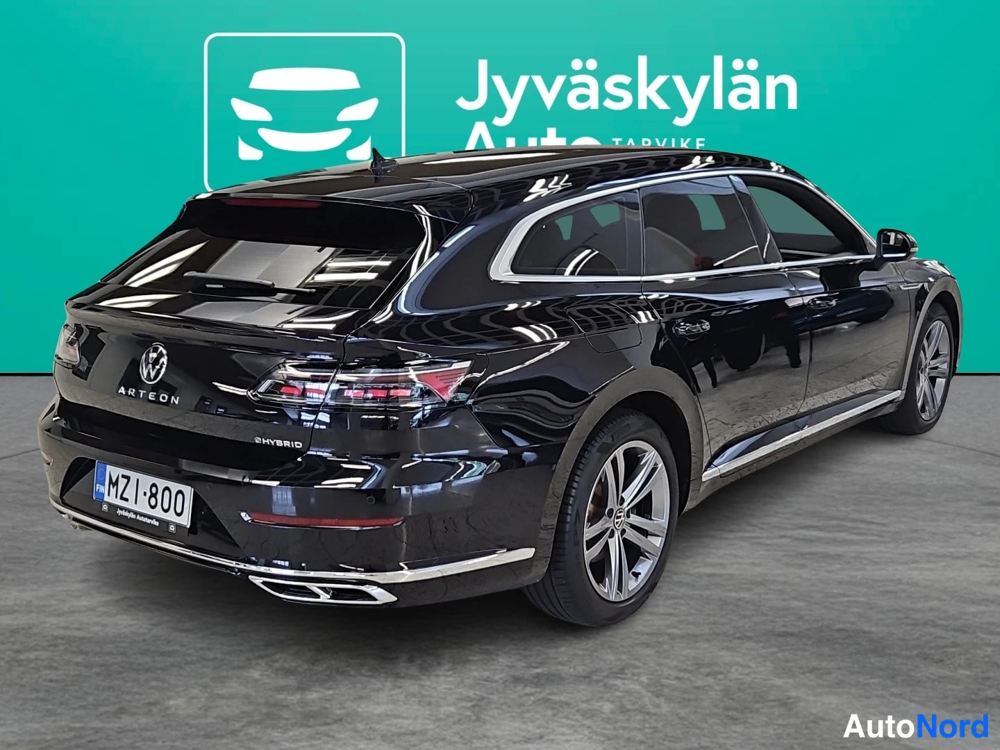 Musta Volkswagen Arteon 2021, takaviisto, kuva 4
