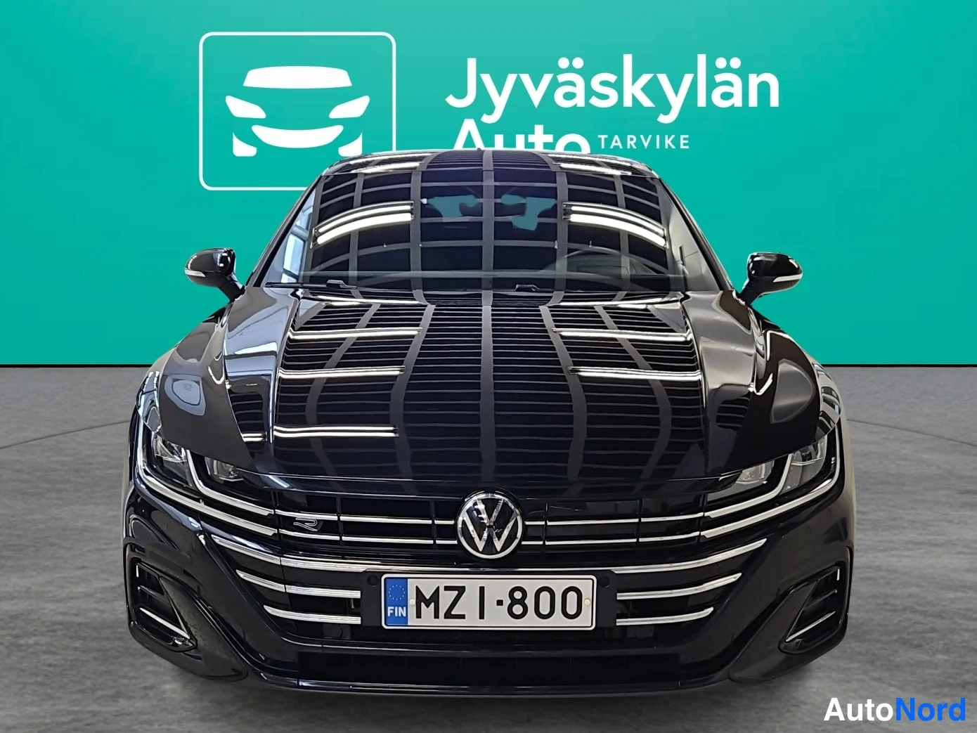 Musta Volkswagen Arteon 2021, edestä, kuva 3
