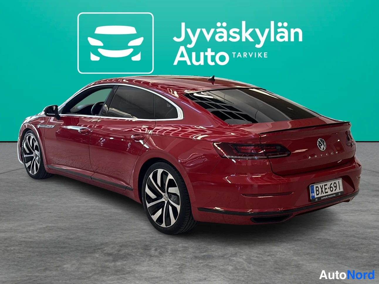 Punainen Volkswagen Arteon 2018, takaviisto, kuva 5