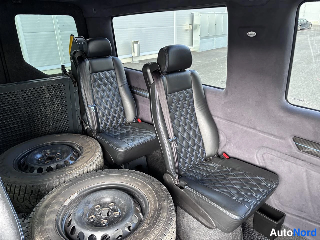 Musta Volkswagen Crafter 2020, takaistuimet, kuva 19