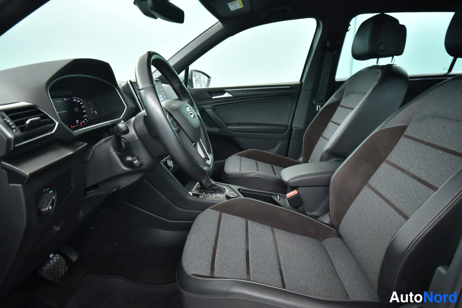 Harmaa Seat Tarraco 2020, etuistuimet, kuva 15